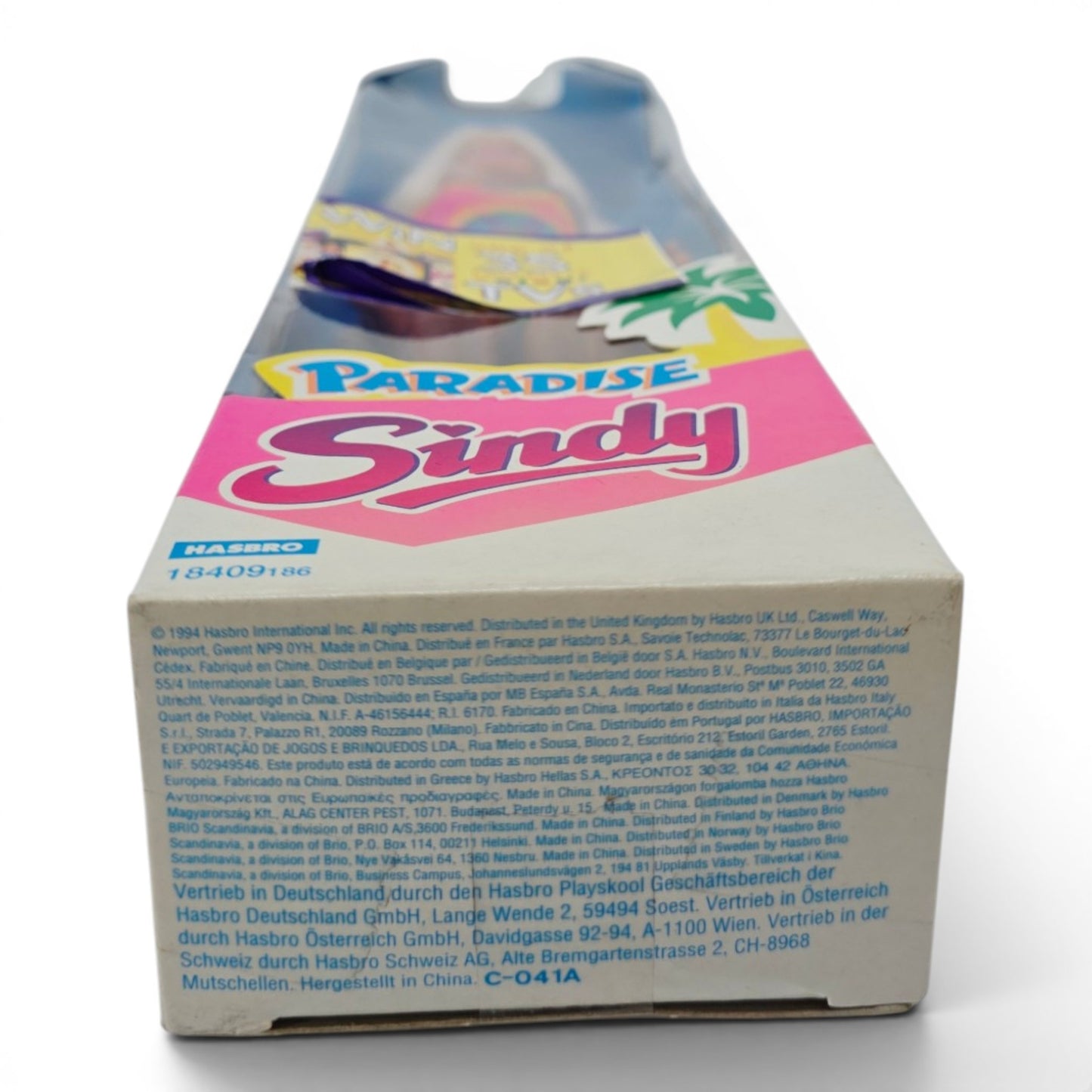 1994 Sindy Paradise Blonde doll — Bottom view