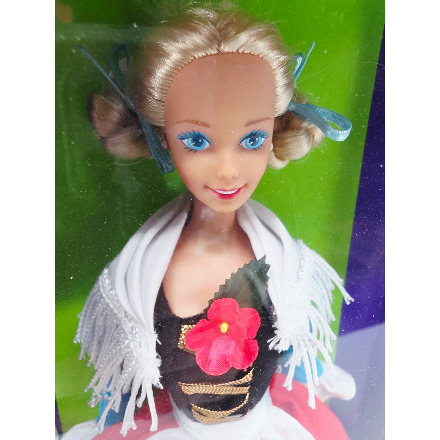 1995 Barbie Dolls of the World German doll — Face close-up