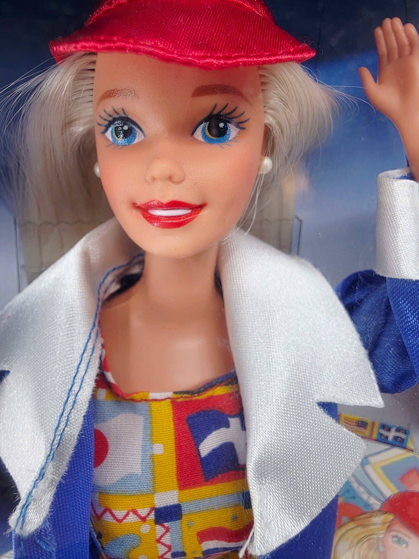 1995 Barbie International Pen Friend doll — Face close-up