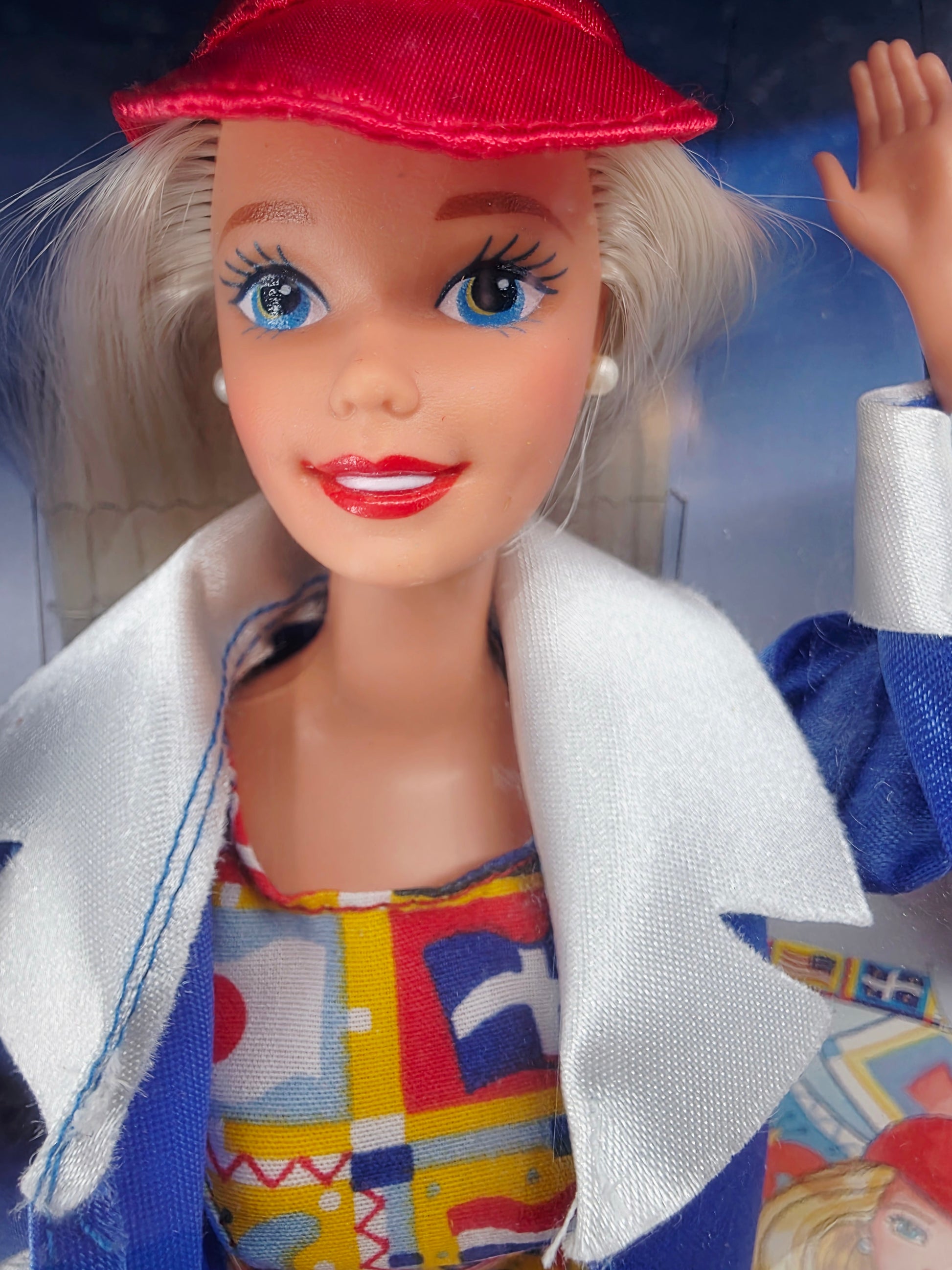 1995 Barbie International Pen Friend doll — Face close-up
