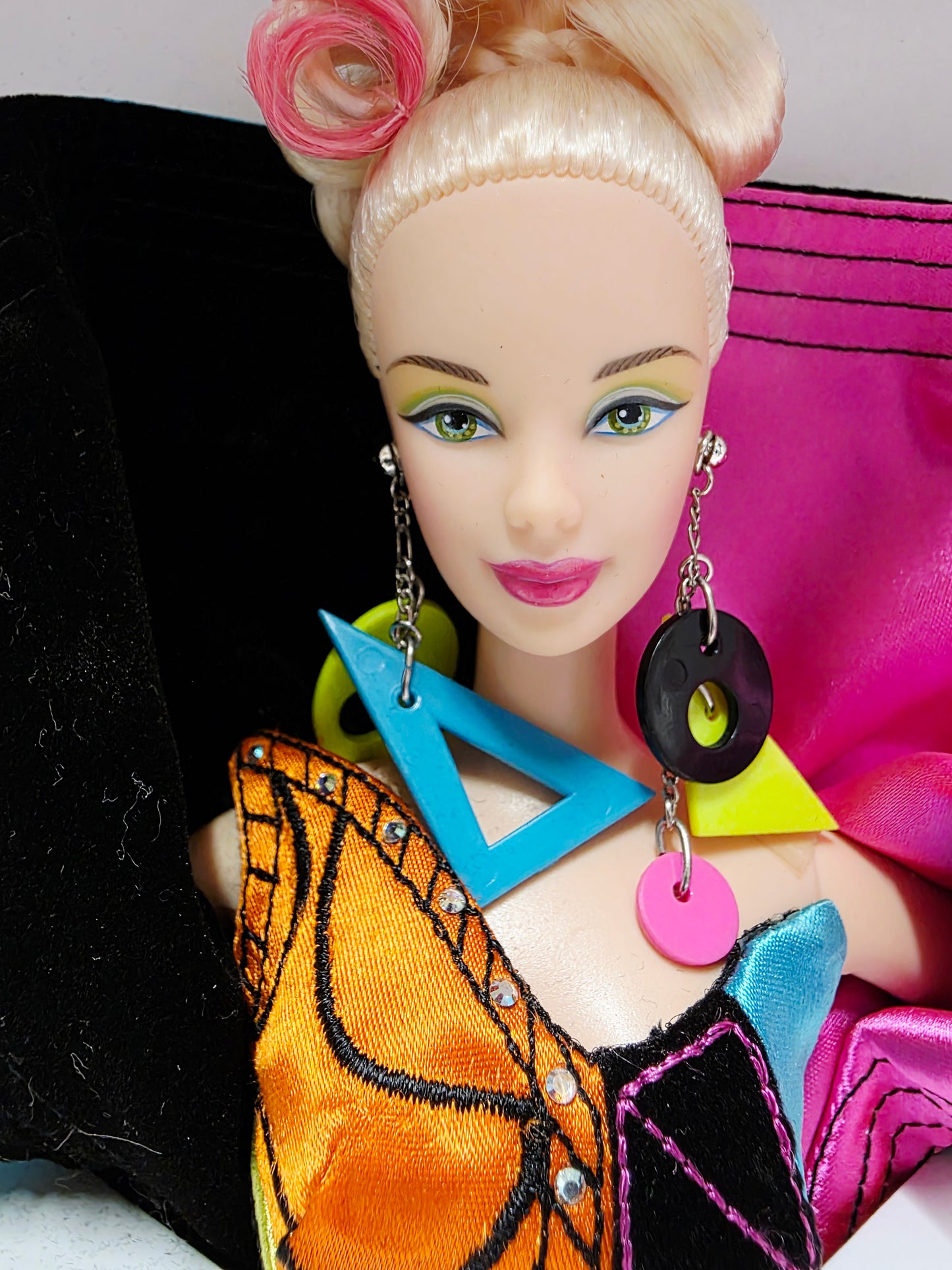 Vintage 1990s doll. Rendezvous Barbie. Masquerade Gala Collection. Face view.