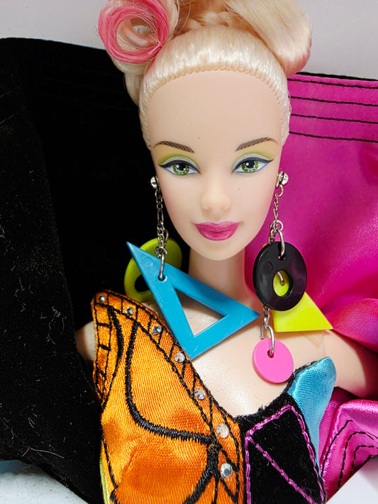 Vintage 1990s doll. Rendezvous Barbie. Masquerade Gala Collection. Face view.