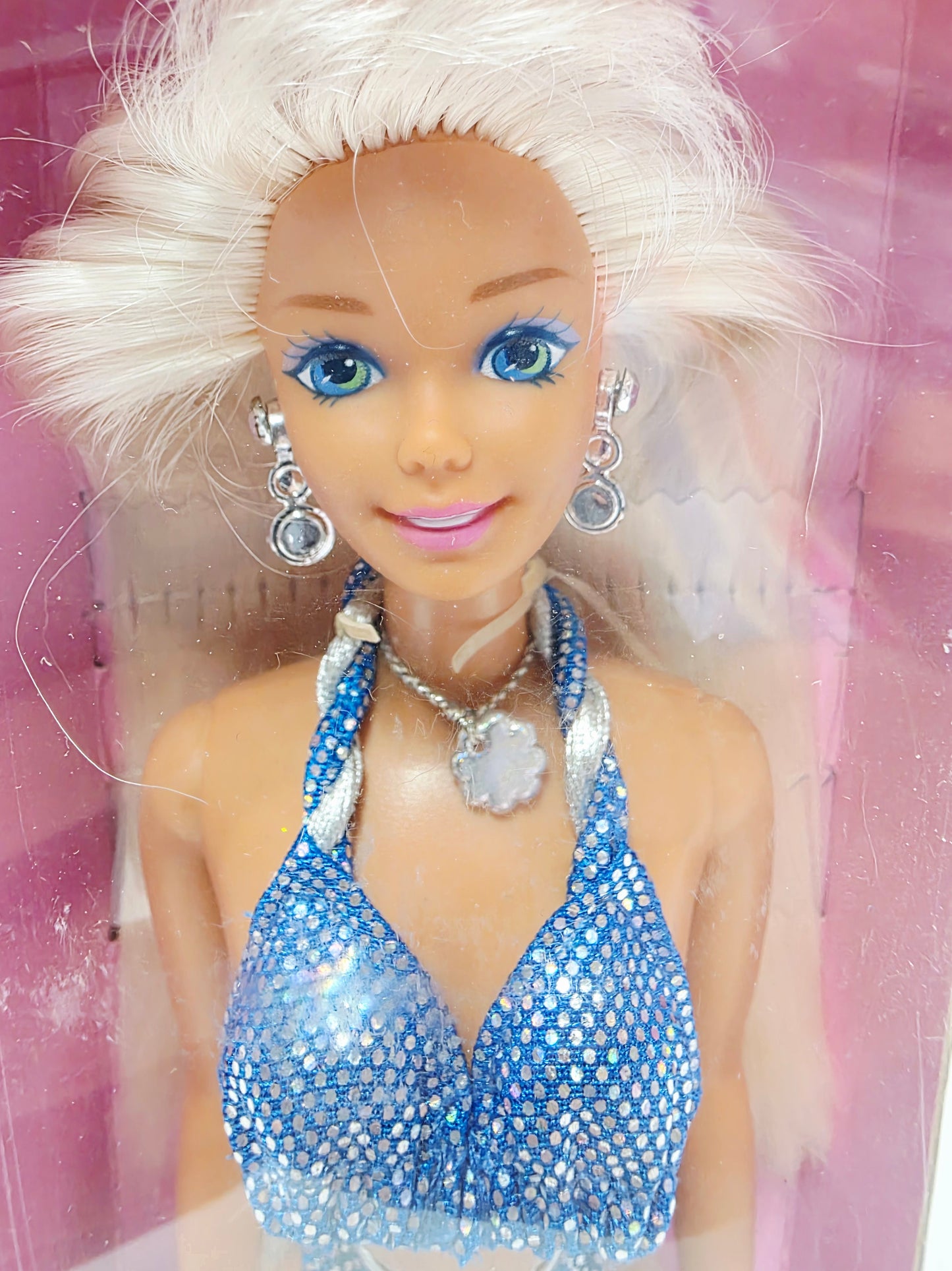 1995 Barbie Sparkle Beach Sparkle Beach Barbie doll — Face close-up