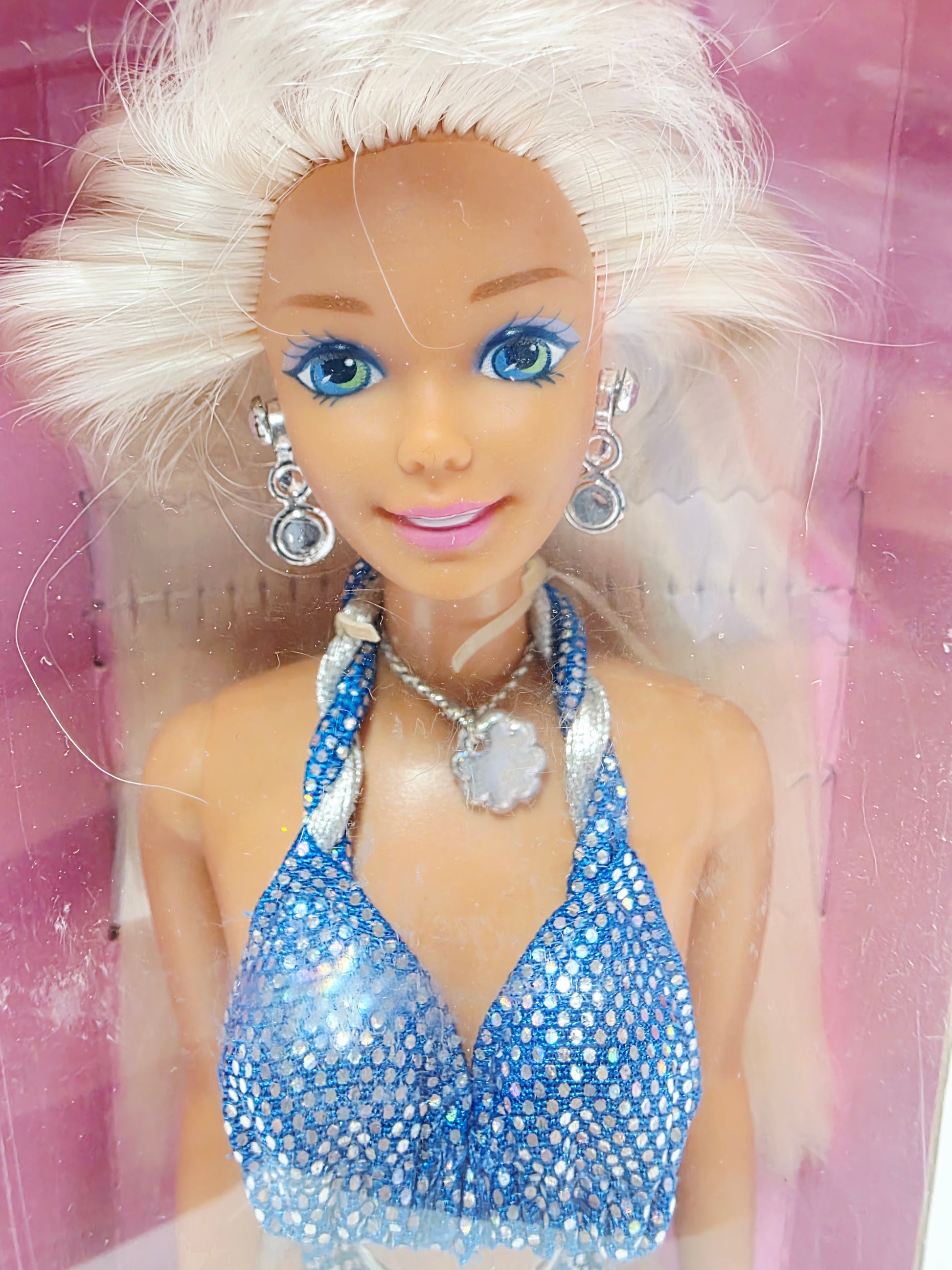 1995 Barbie Sparkle Beach Sparkle Beach Barbie doll — Face close-up