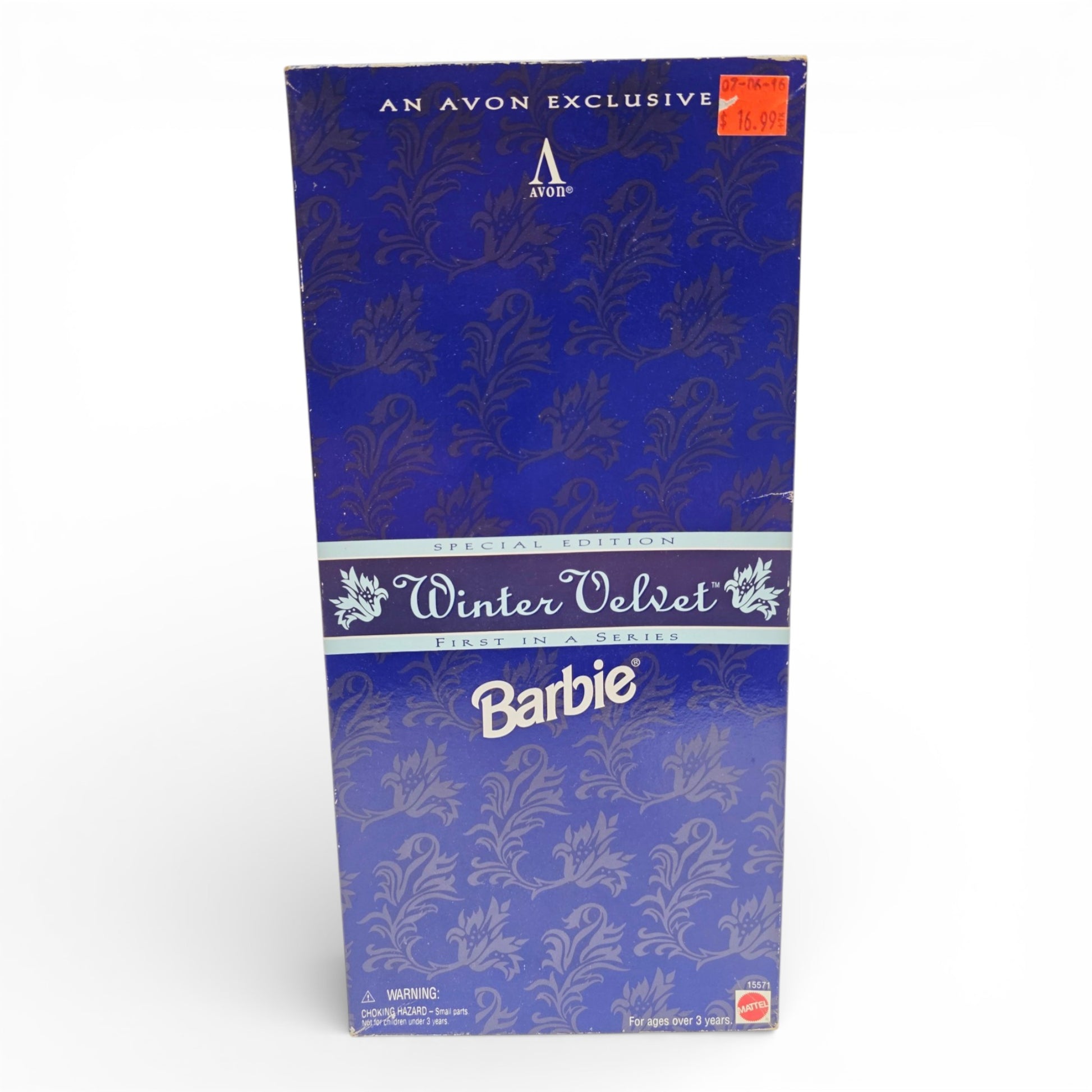 1995 Barbie Winter Velvet doll — Close-up 1
