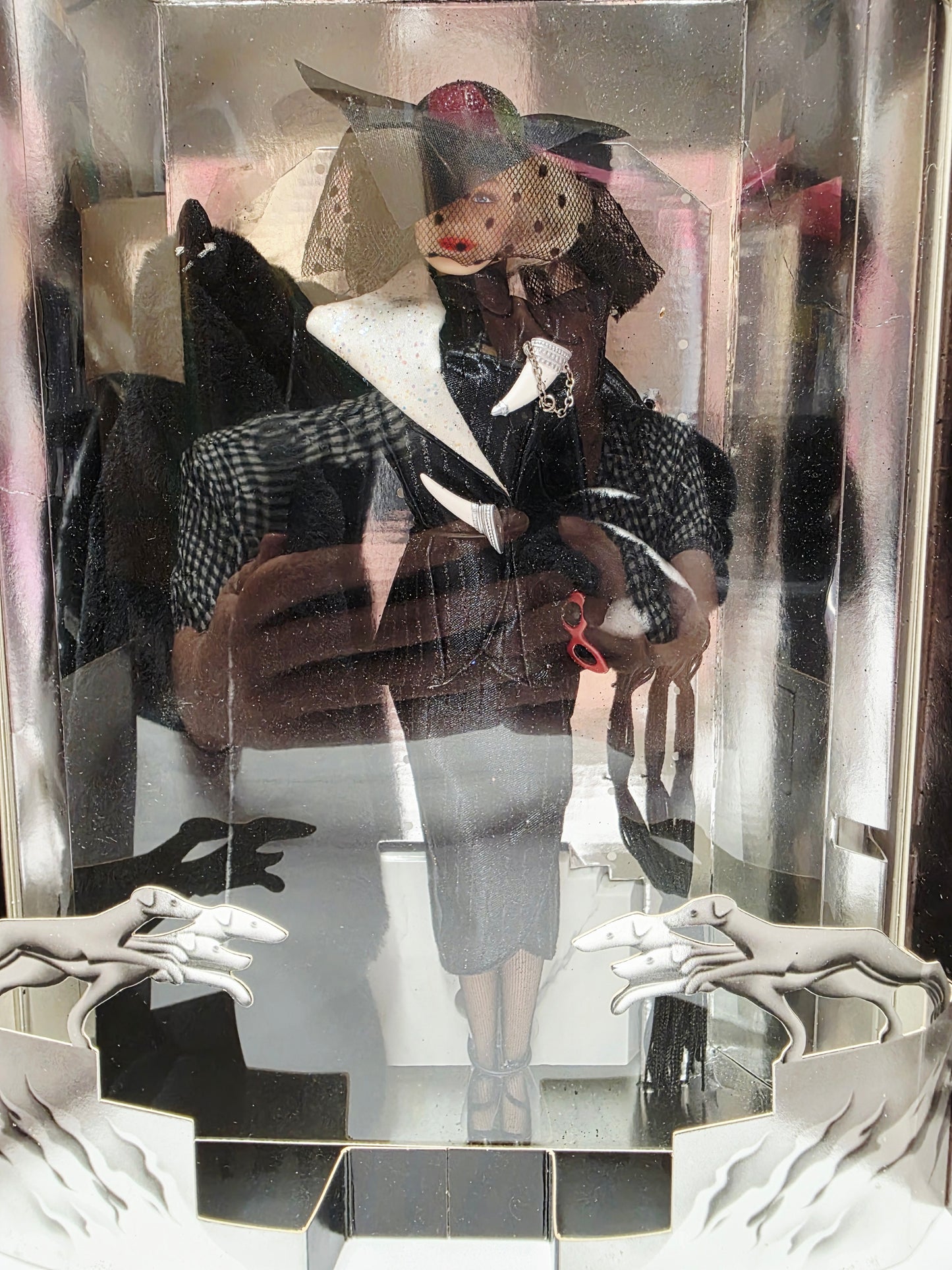 1996 101 Dalmations Great Villains Collection Cruella De Vil doll — Close-up 2