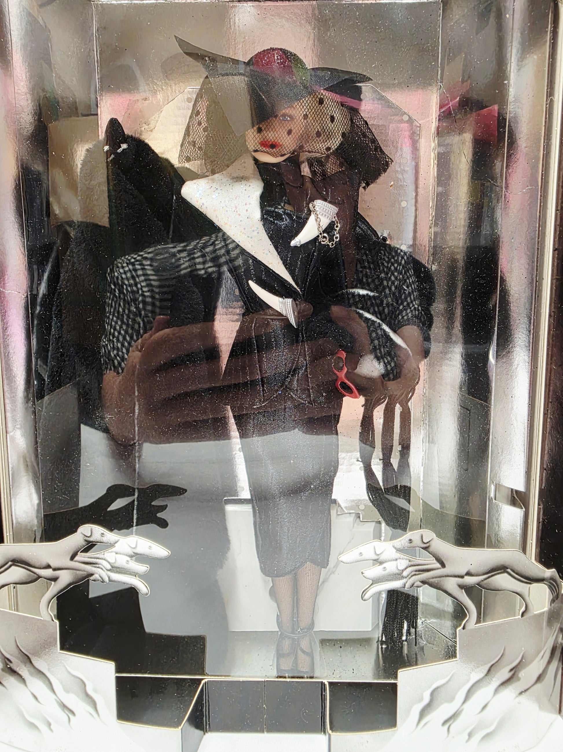 1996 101 Dalmations Great Villains Collection Cruella De Vil doll — Close-up 2