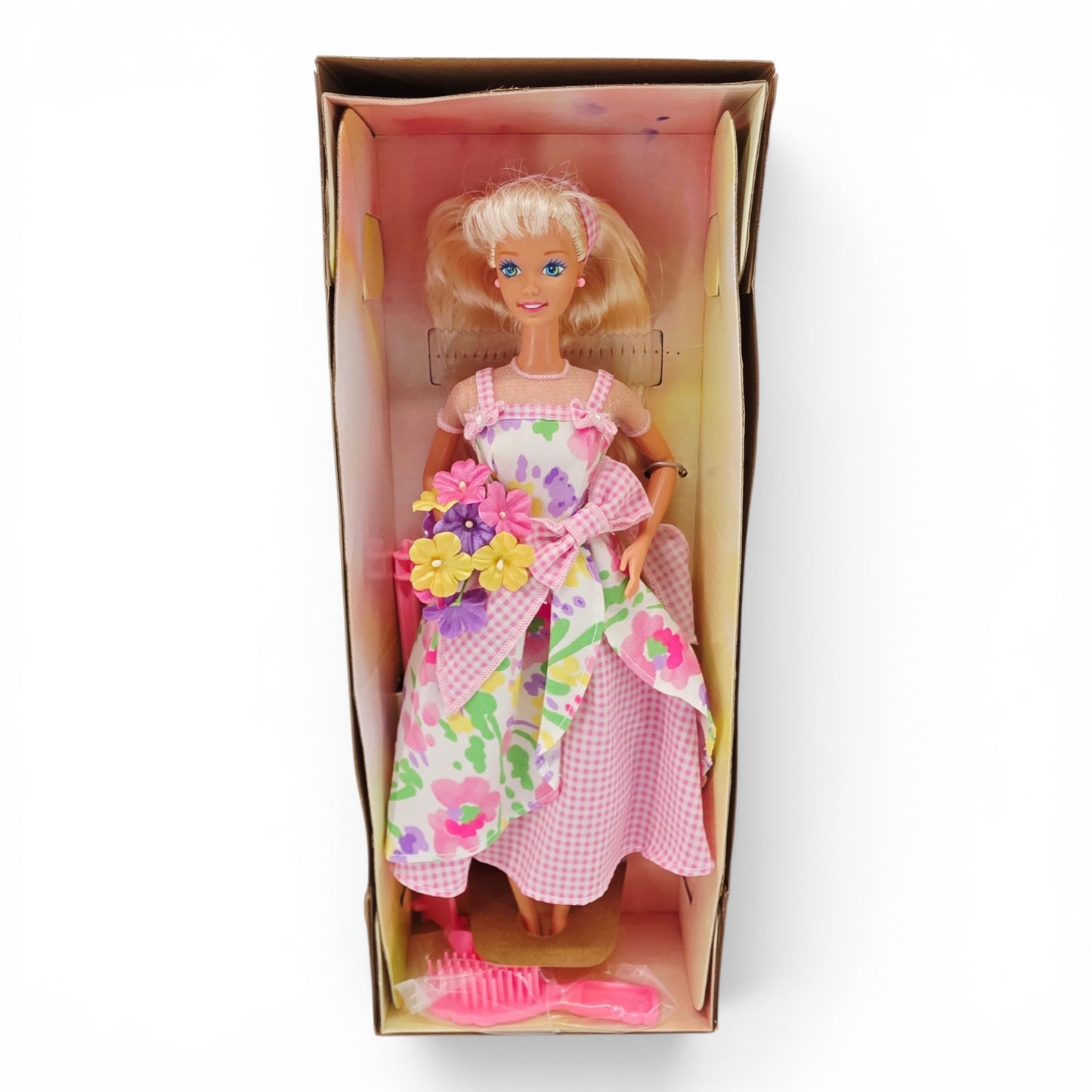 1996 Barbie Avon Spring Petals Spring Petals doll — Front view