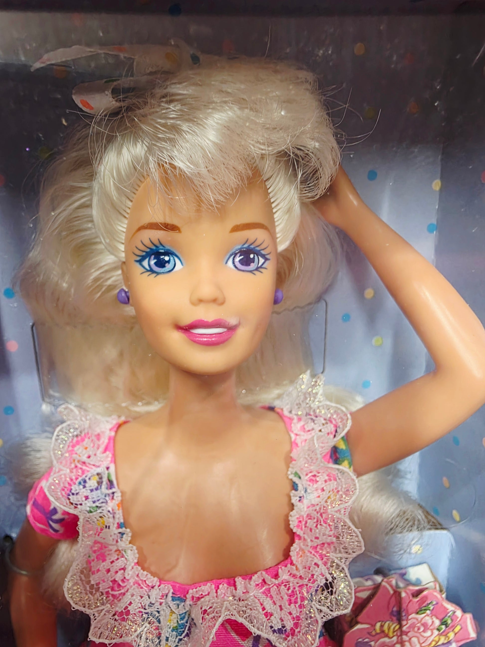 1996 Barbie Birthday Surprise doll — Face close-up