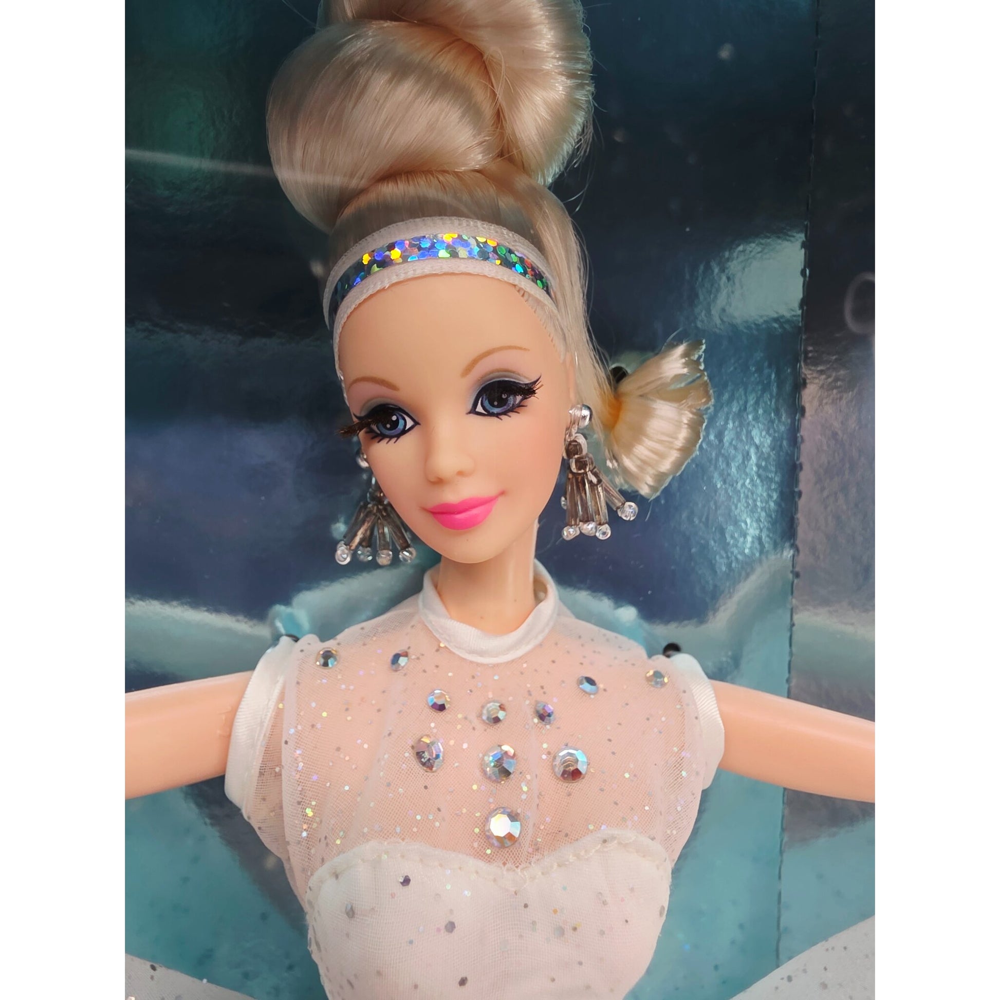 1996 Barbie Classique Collection Starlight Dance doll — Face close-up
