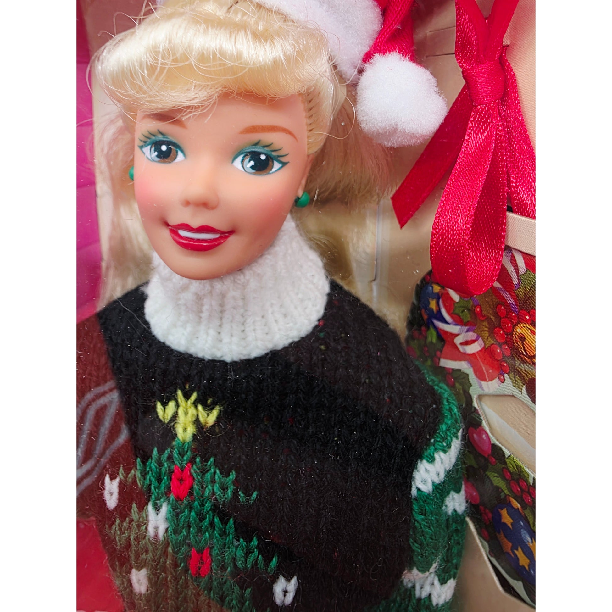 1996 Barbie Holiday Season Holiday Season Barbie doll — Face close-up