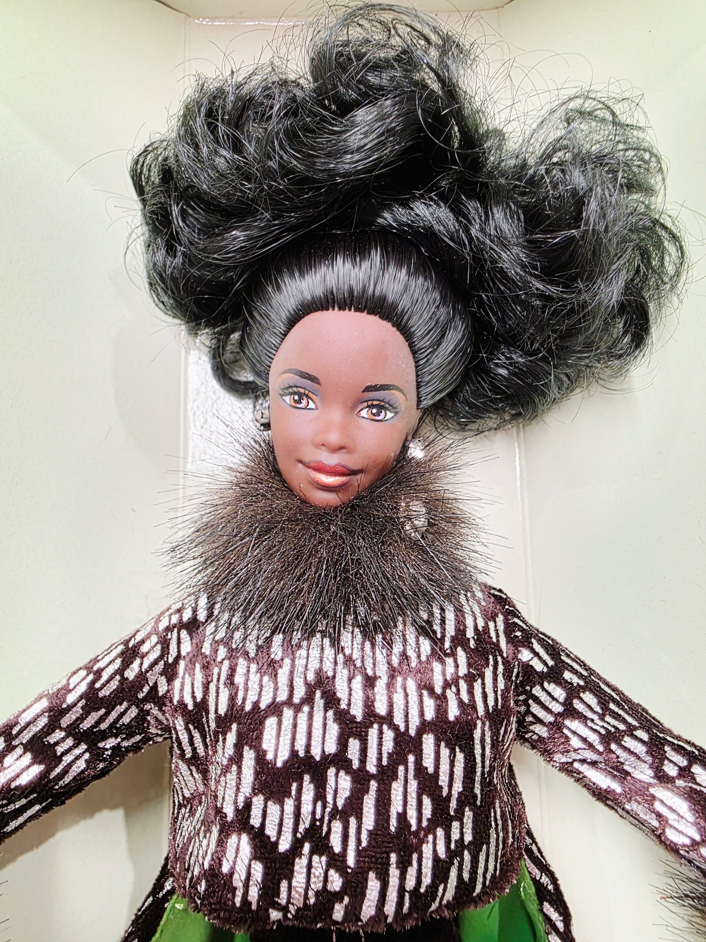 Vintage 1990s doll. In the Limelight. Byron Lars Limited Edition. Face view.