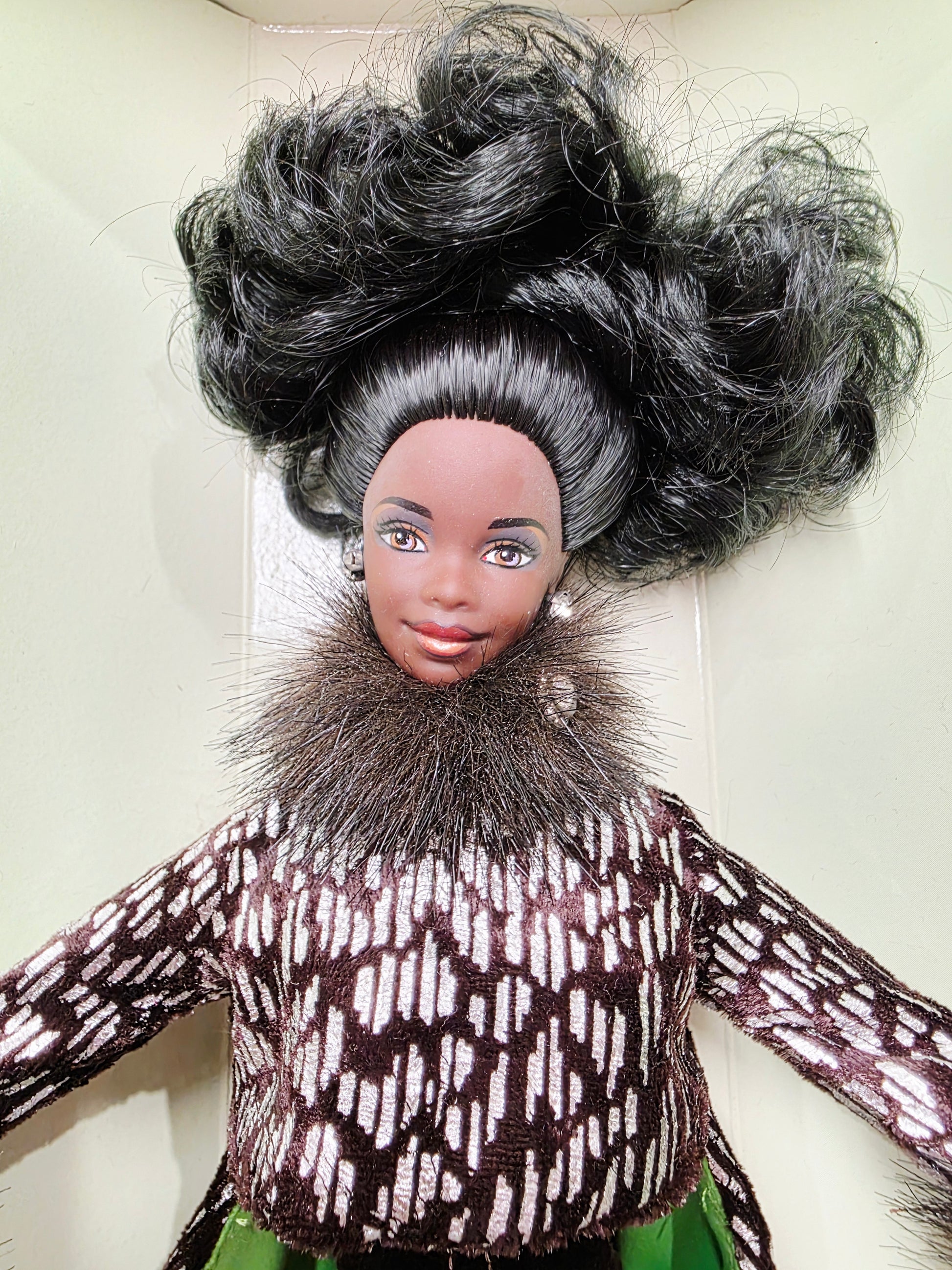 Vintage 1990s doll. In the Limelight. Byron Lars Limited Edition. Face view.