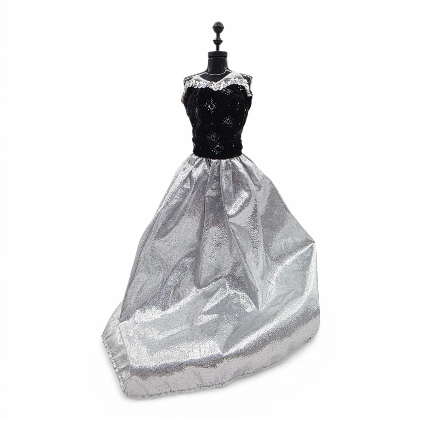 1996 Brass Key Designer Gown Collection Silver Brocade, Fur and Velvet Gown & Jacket doll fashion — Close-up 2