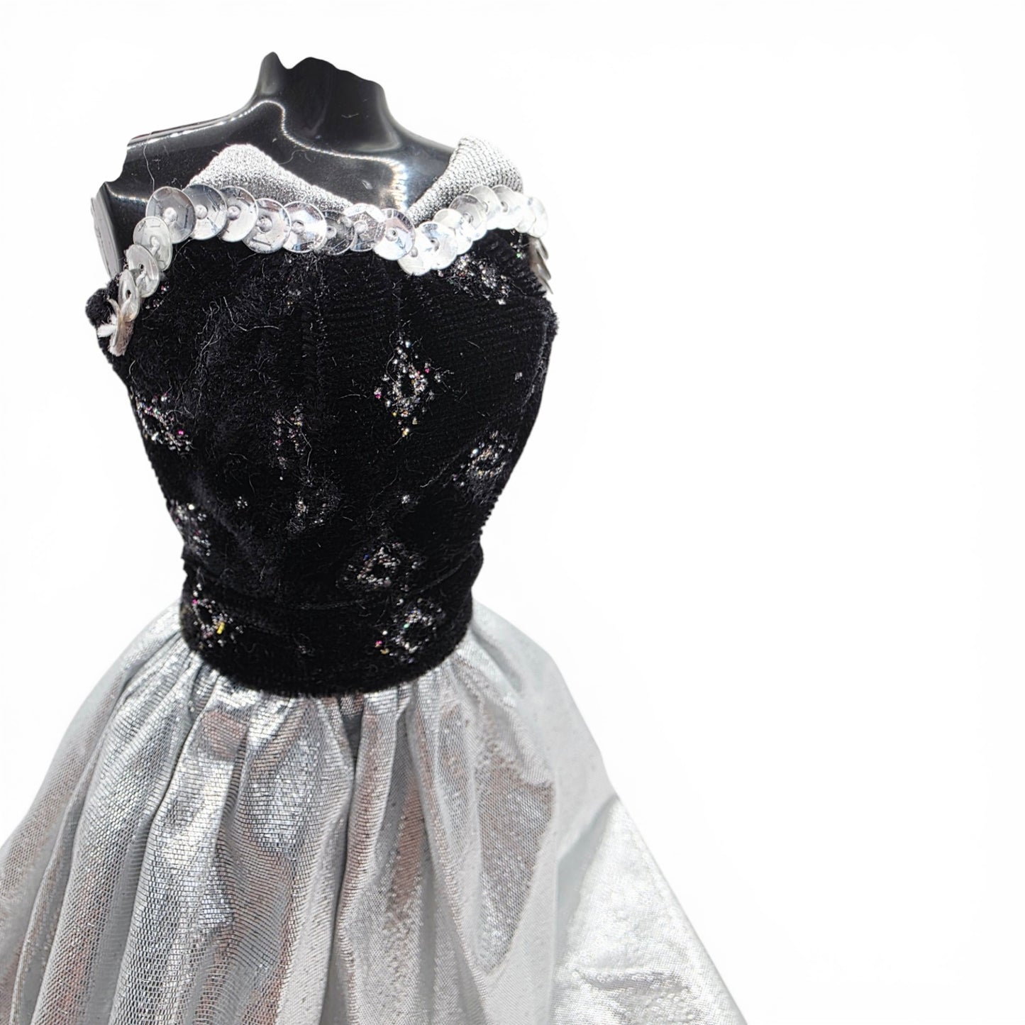 1996 Brass Key Designer Gown Collection Silver Brocade, Fur and Velvet Gown & Jacket doll fashion — Close-up 3