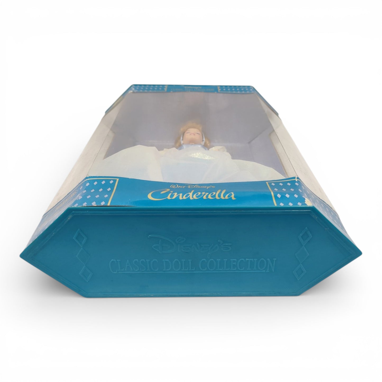 1996 Cinderella Disney Store - Classic Doll Collection Cinderella doll — Bottom view
