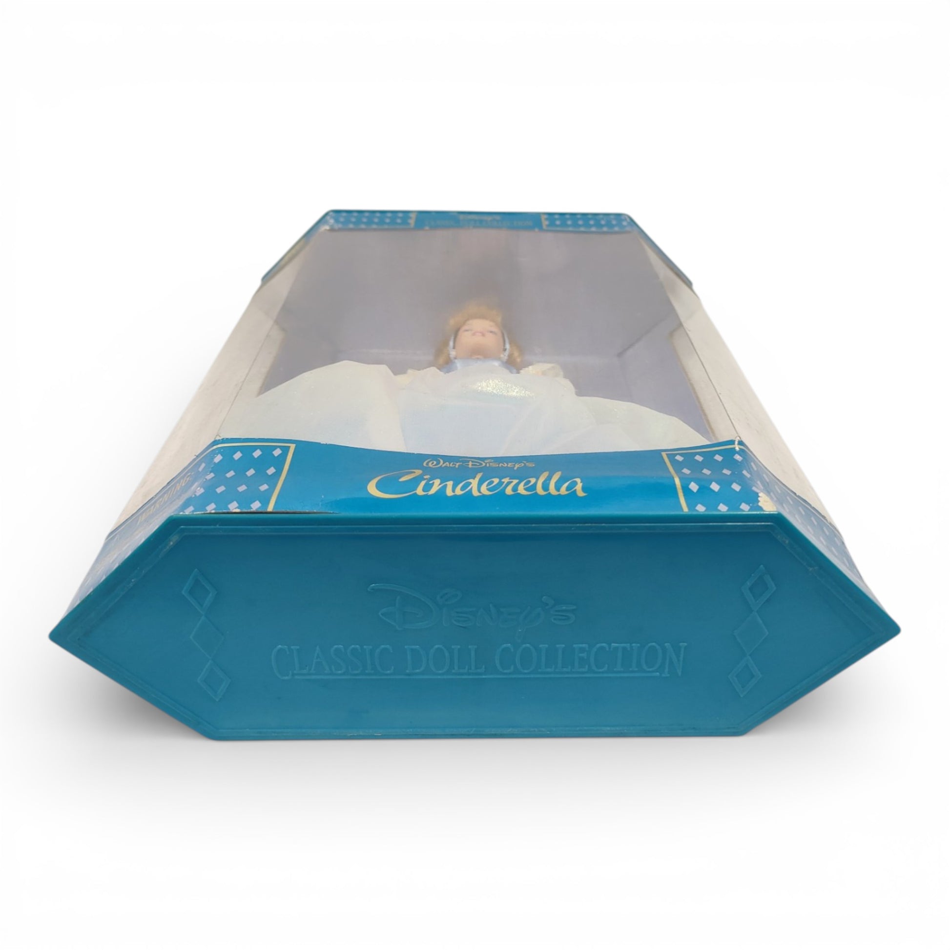 1996 Cinderella Disney Store - Classic Doll Collection Cinderella doll — Bottom view