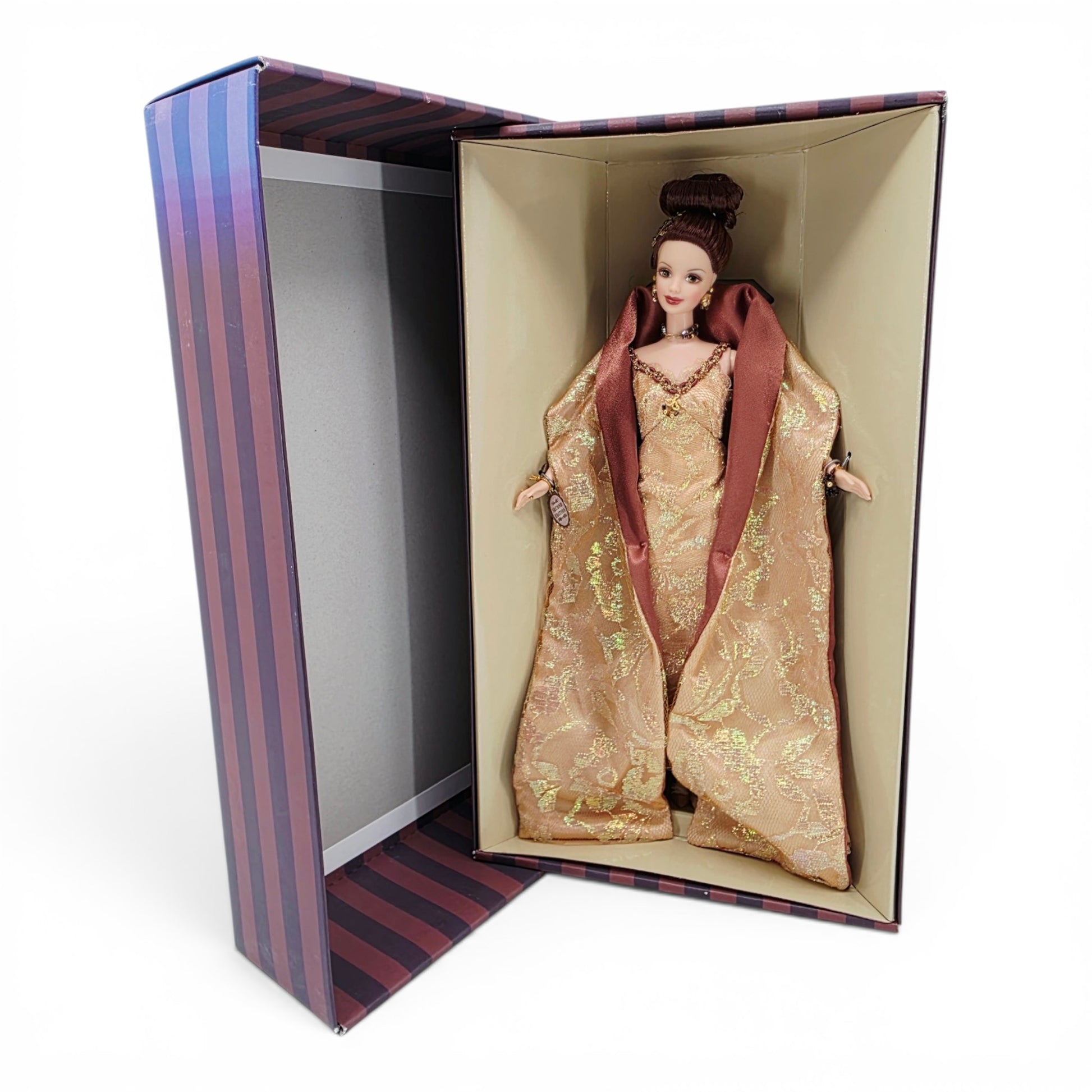 1997 Barbie Official Barbie Collector's Club Café Society doll — Close-up 1