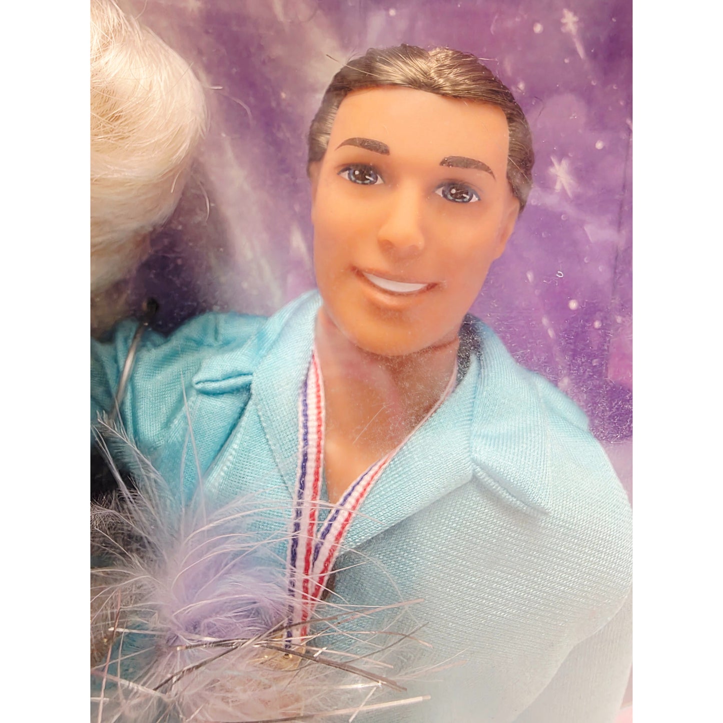1997 Barbie Olympic USA Skater Barbie & Ken doll giftset — Close-up 1