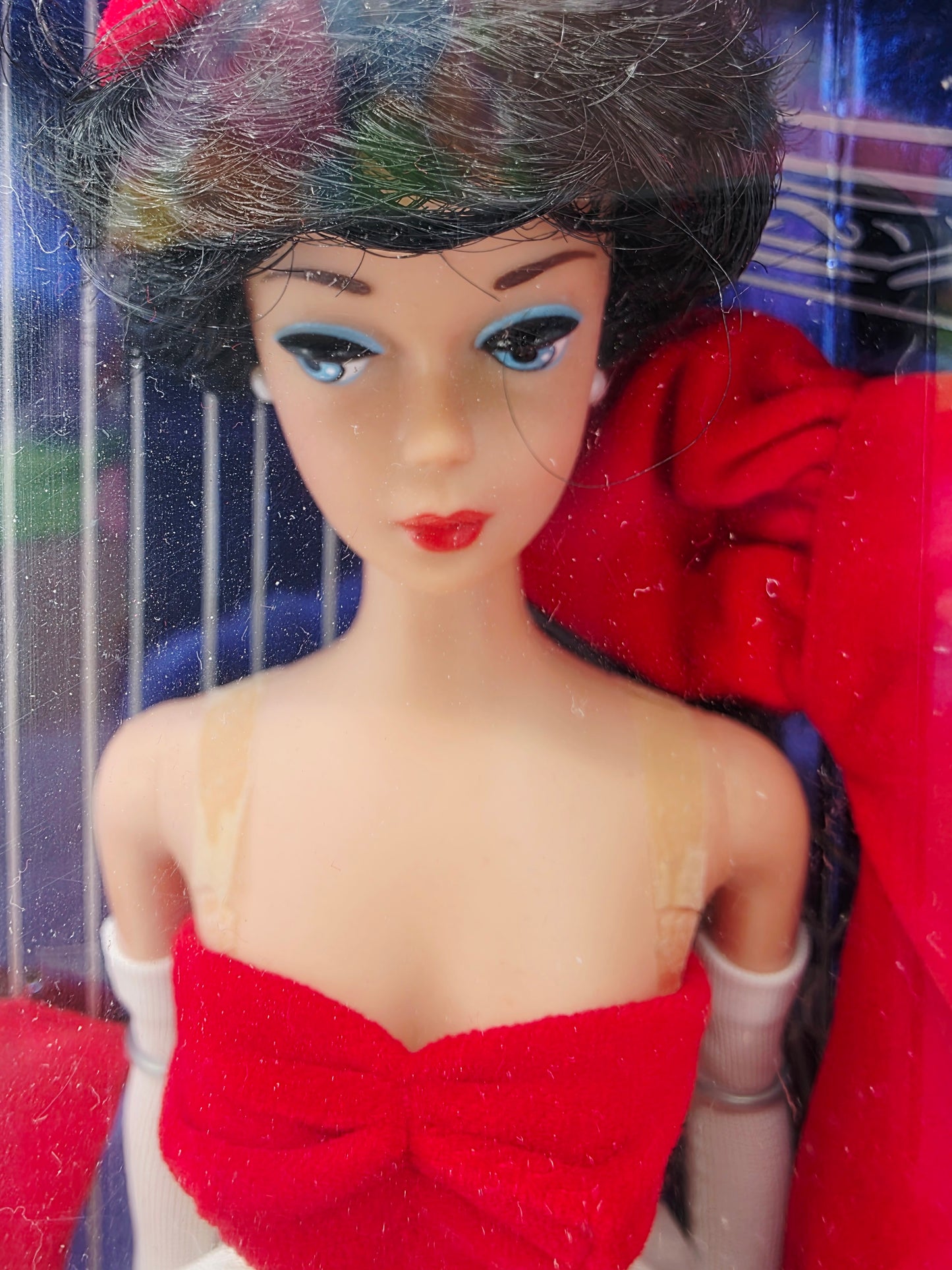 1997 Barbie Silken Flame Brunette doll — Face close-up