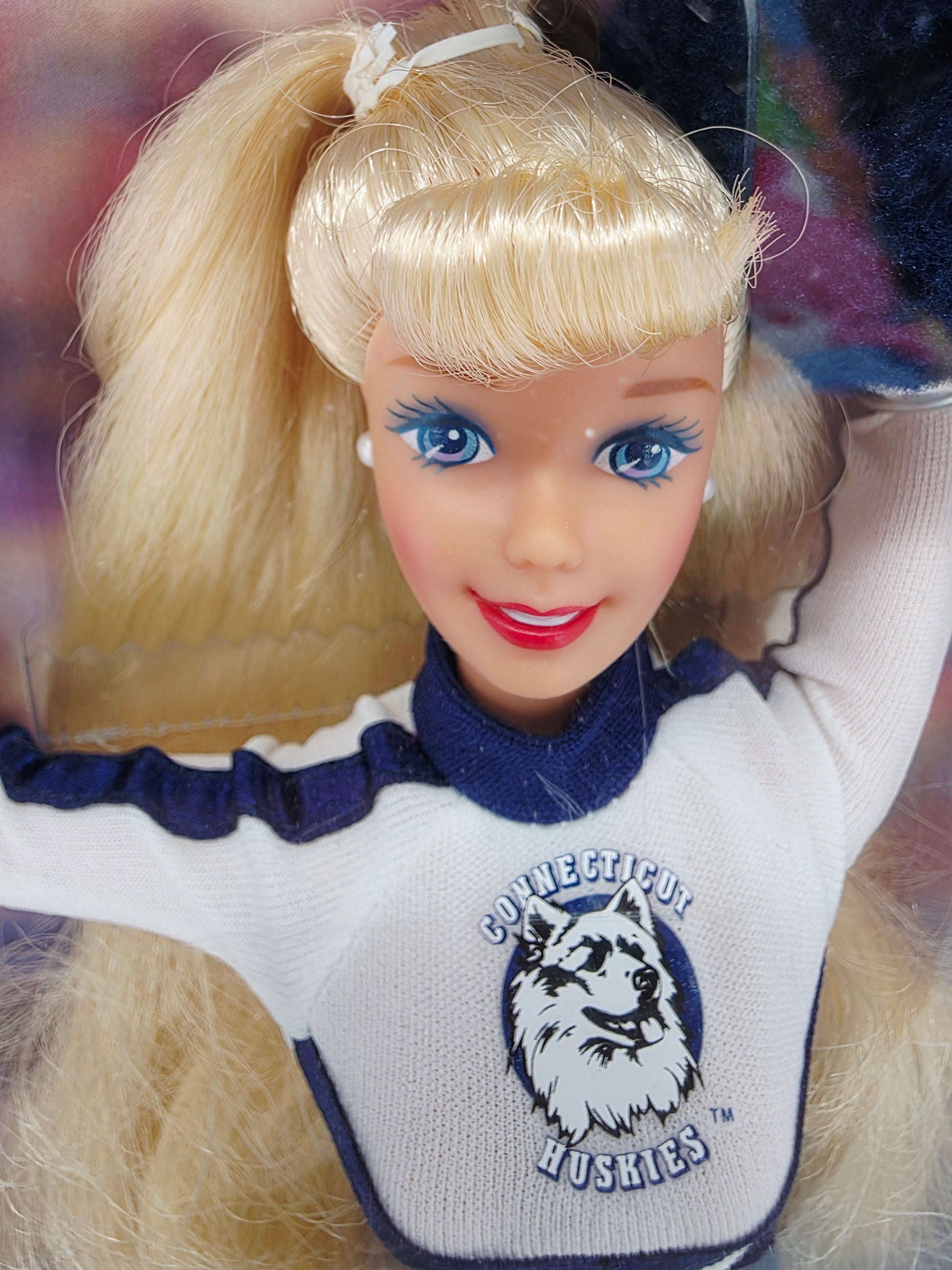 1997 Barbie University Barbie Connecticut Huskies doll — Face close-up