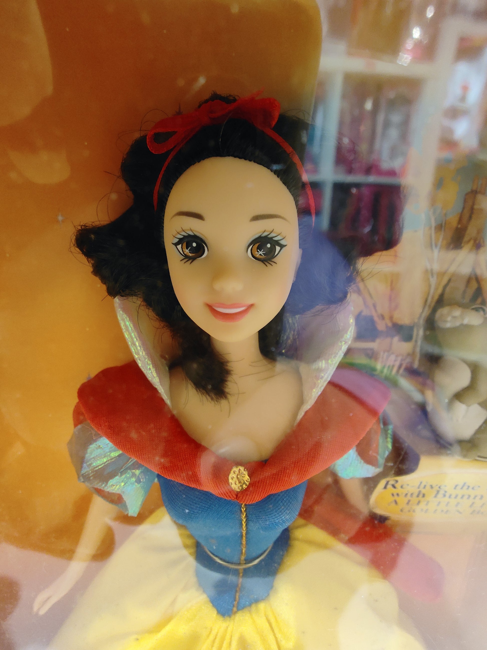 Vintage 1990s doll. Princess Stories Collection. Snow White. Face view.