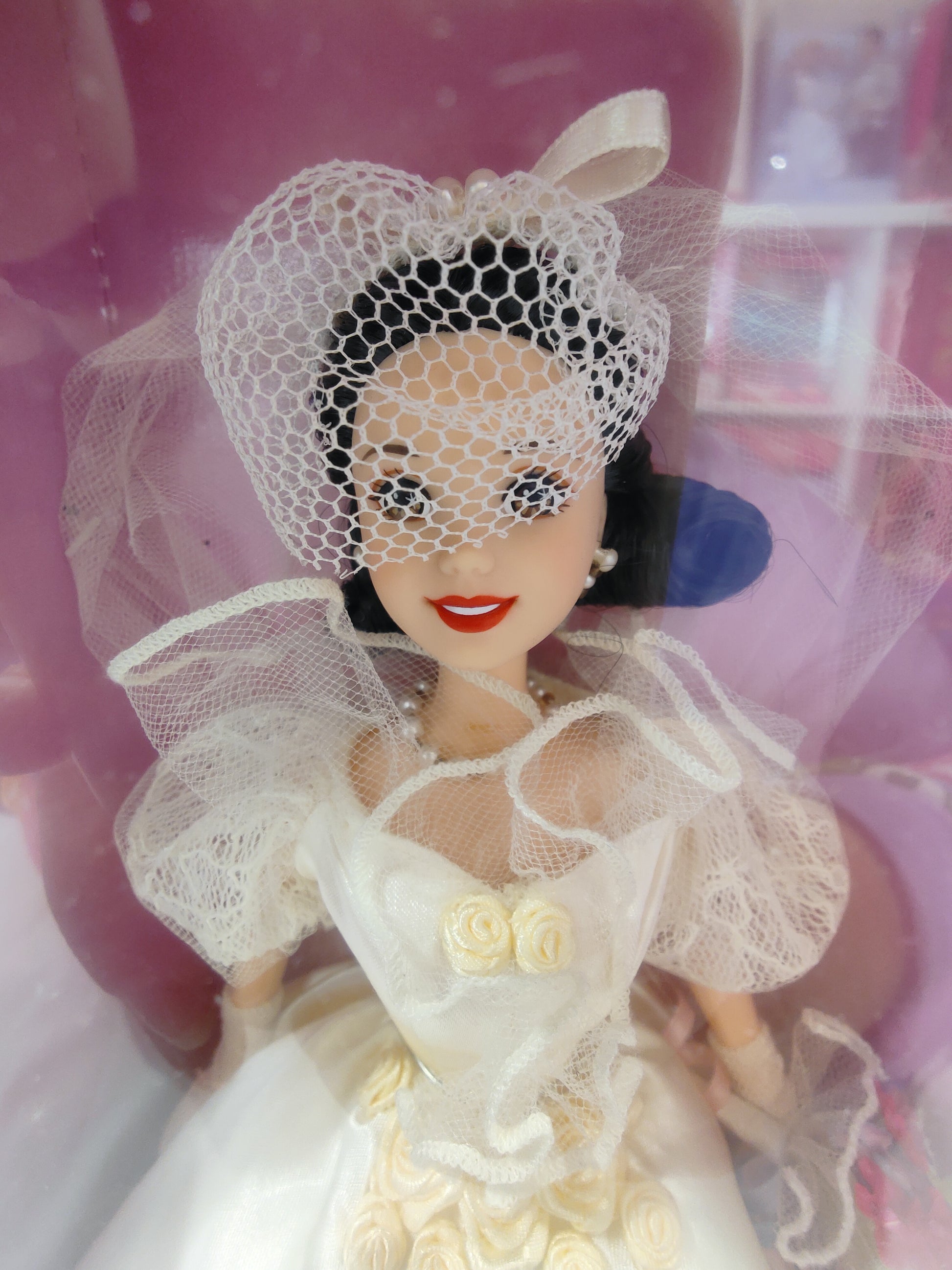1997 Snow White and the Seven Dwarfs Wedding Collector Series Snow White doll — Face close-up