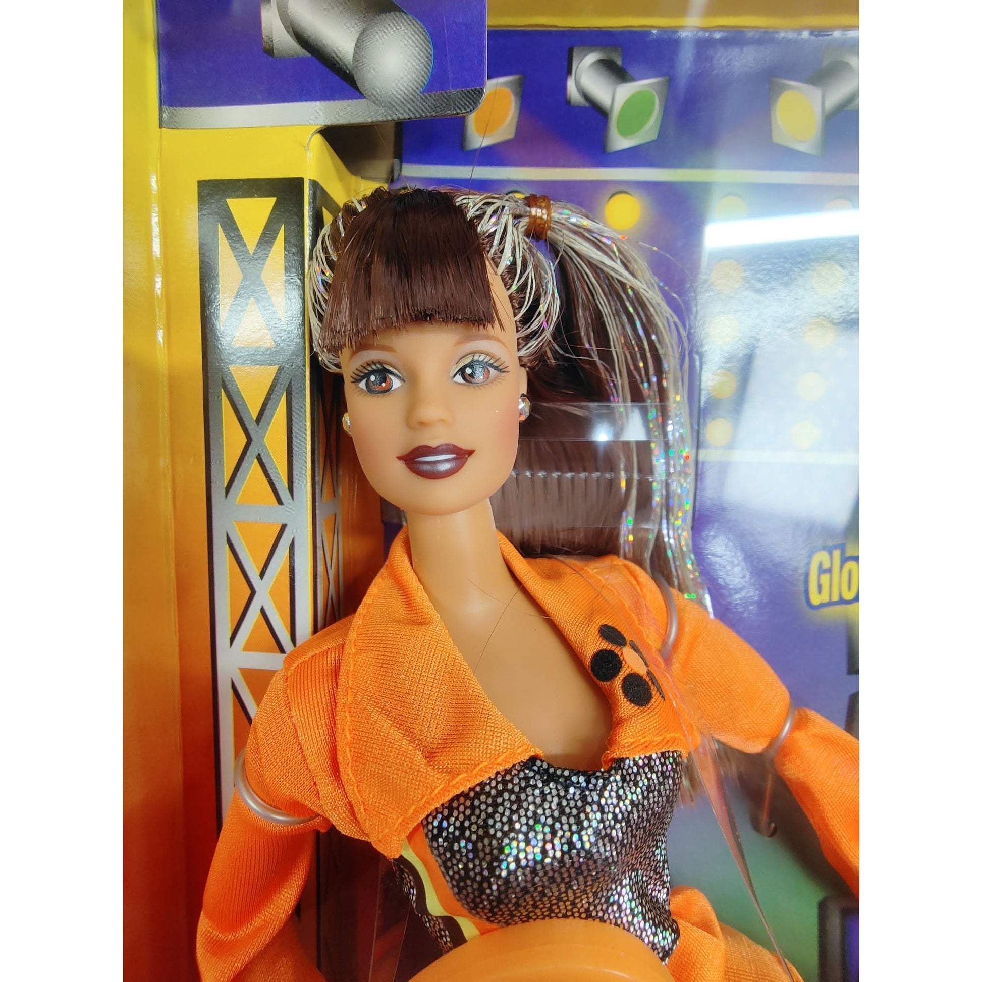 1998 Barbie Beyond Pink Teresa doll — Face close-up
