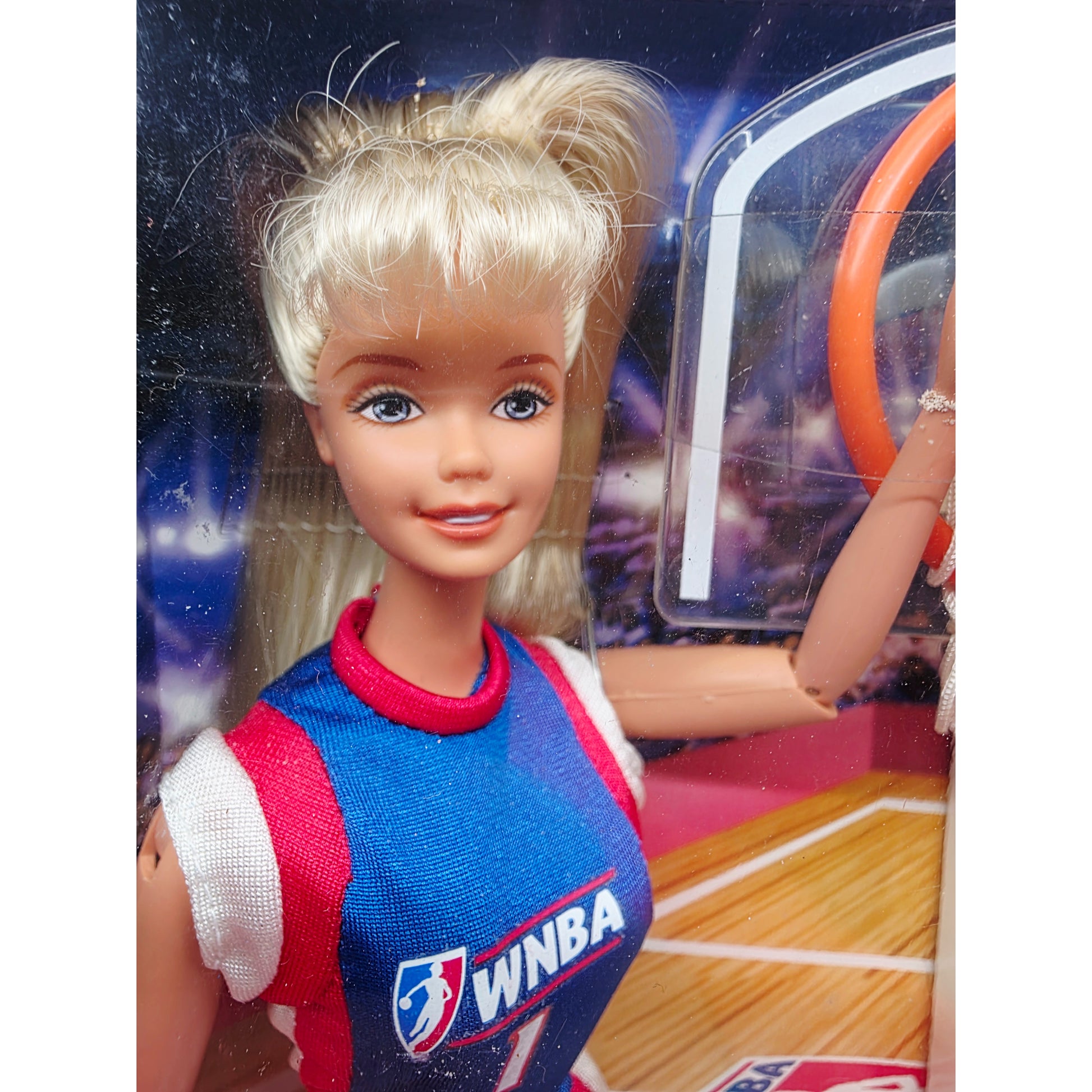 1998 Barbie Women's National Basketball Association WNBA Barbie doll — Face close-up