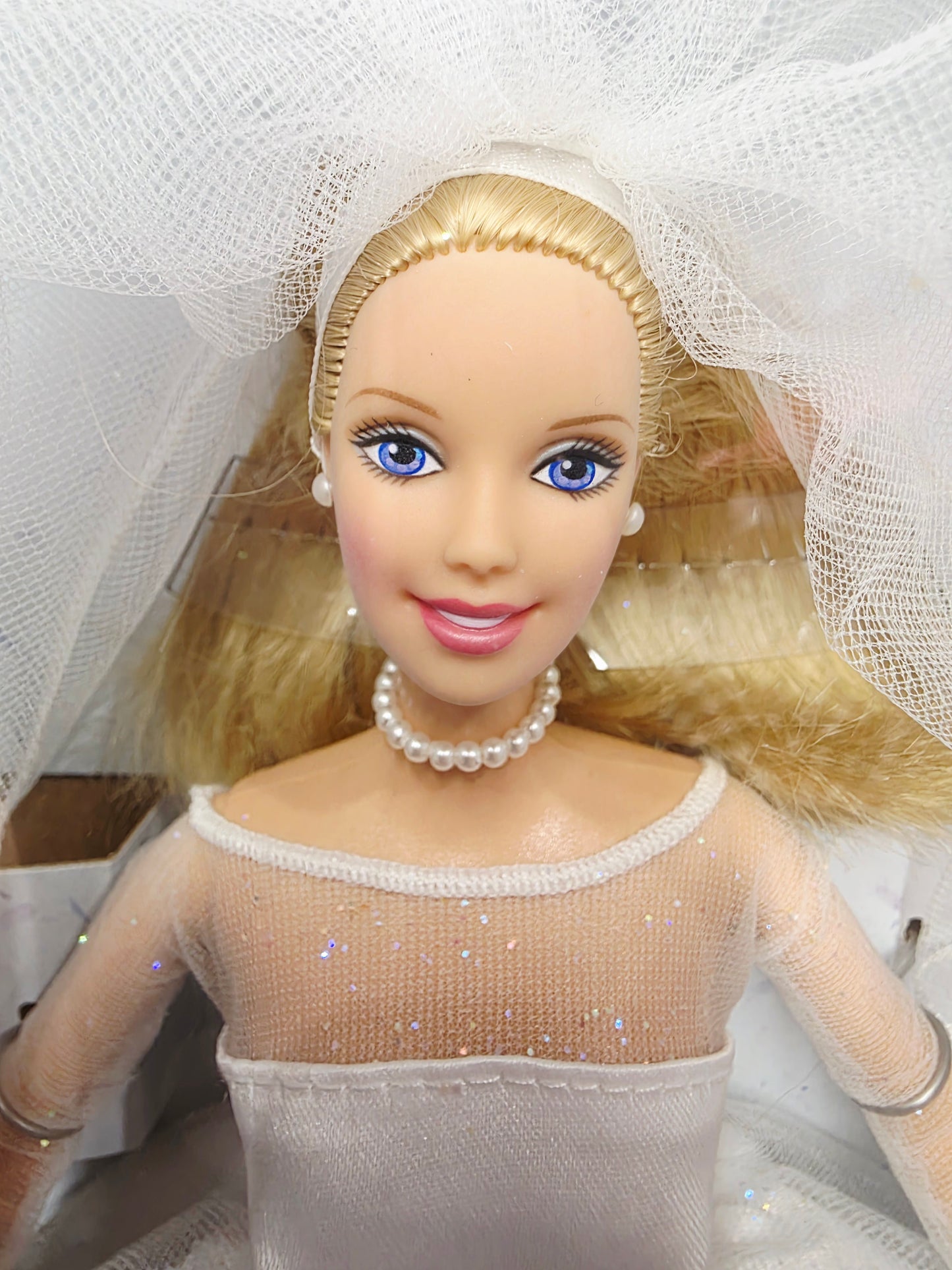 1999 Barbie Blushing Bride doll — Face close-up