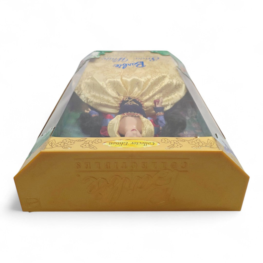 1999 Barbie Children's Collector Series Barbie as Snow White doll — Top view