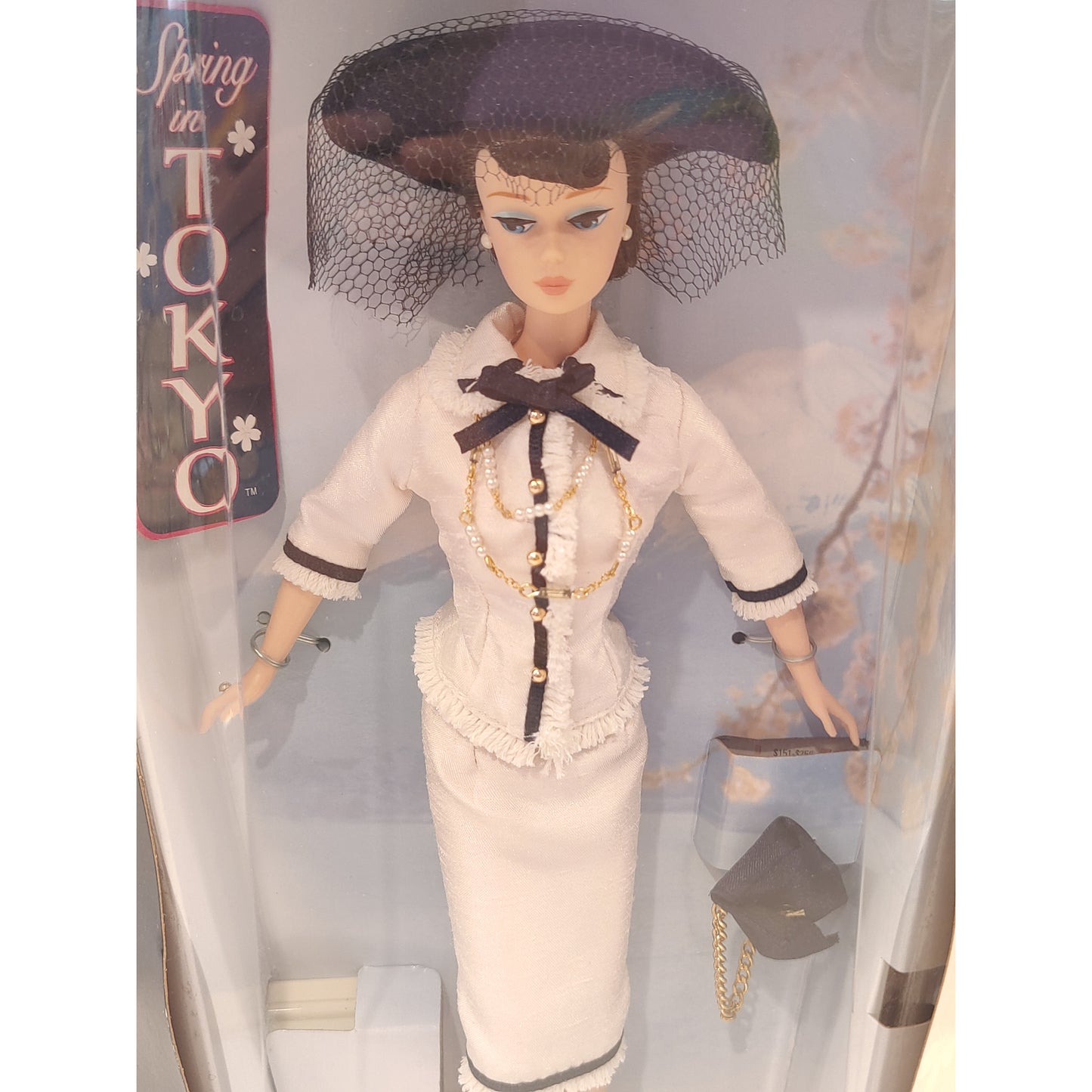 1999 Barbie City Seasons Collection Spring in Tokyo doll — Face close-up