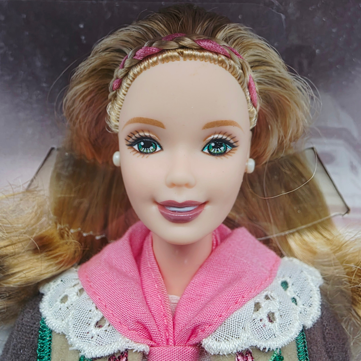 1999 Barbie Dolls of the World Austrian Face view