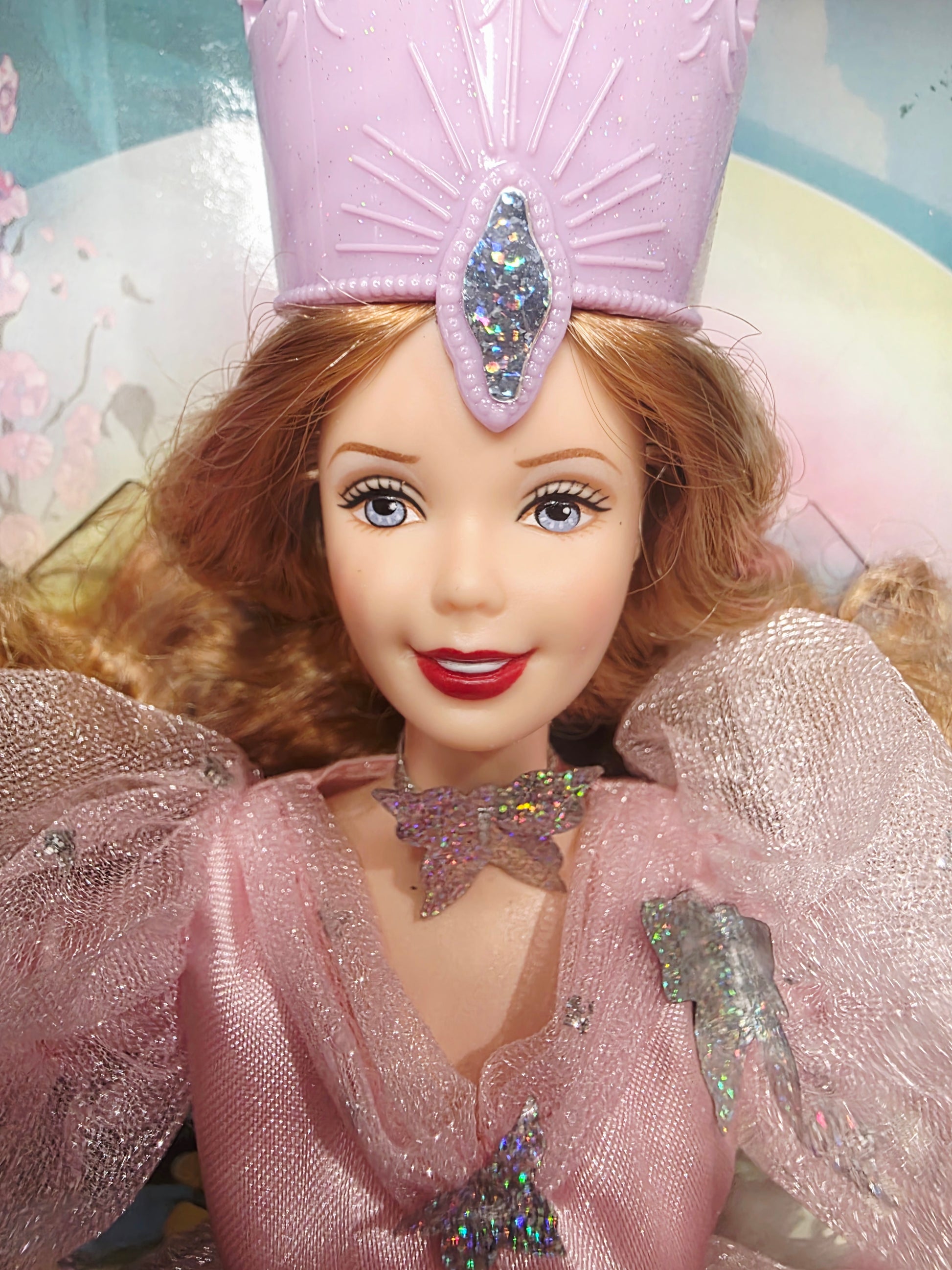1999 Barbie The Wizard of Oz Glinda doll — Face close-up