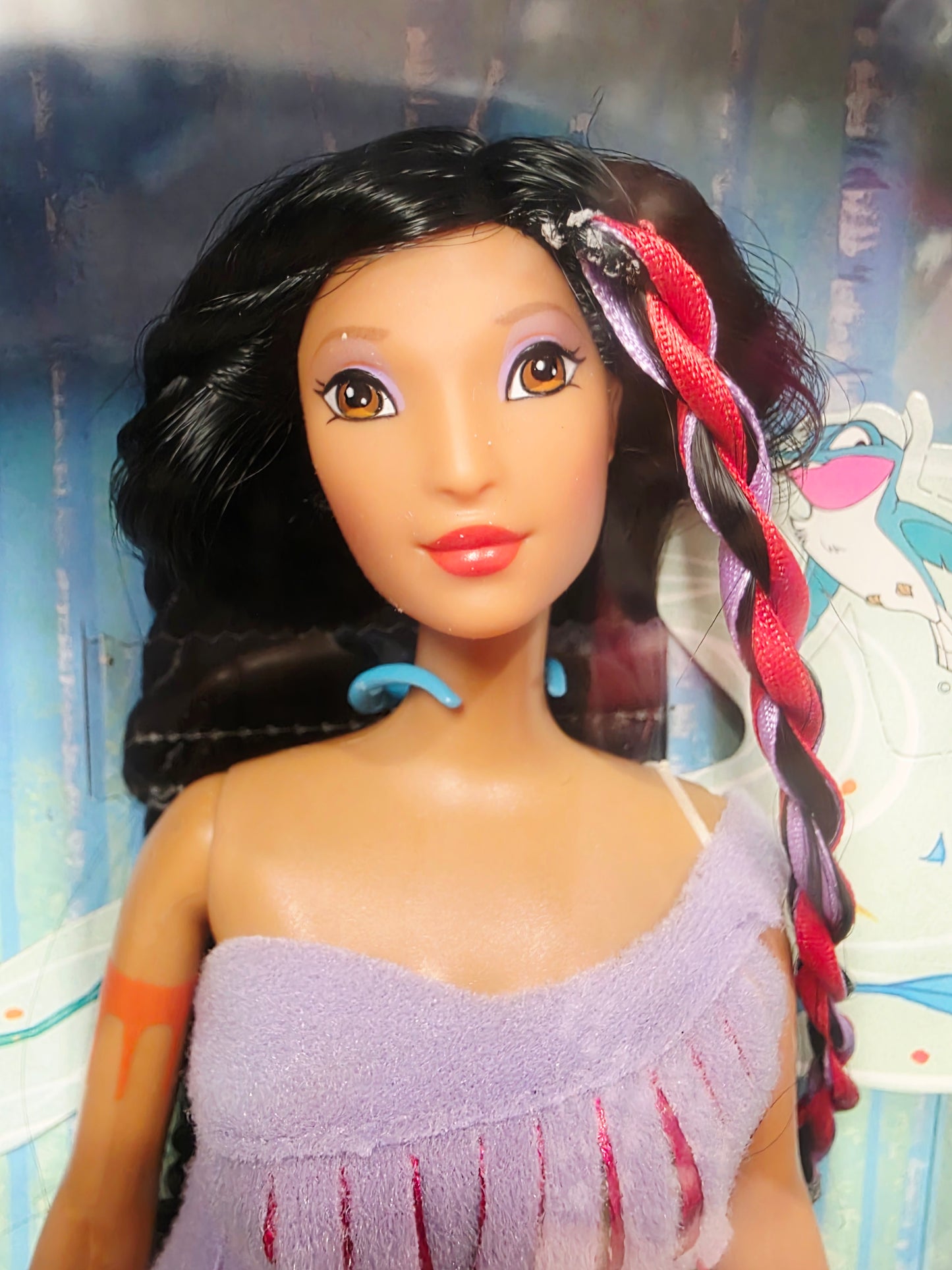 1999 Pocahontas My Favourite Fairytale Collection Pocahontas doll — Face close-up