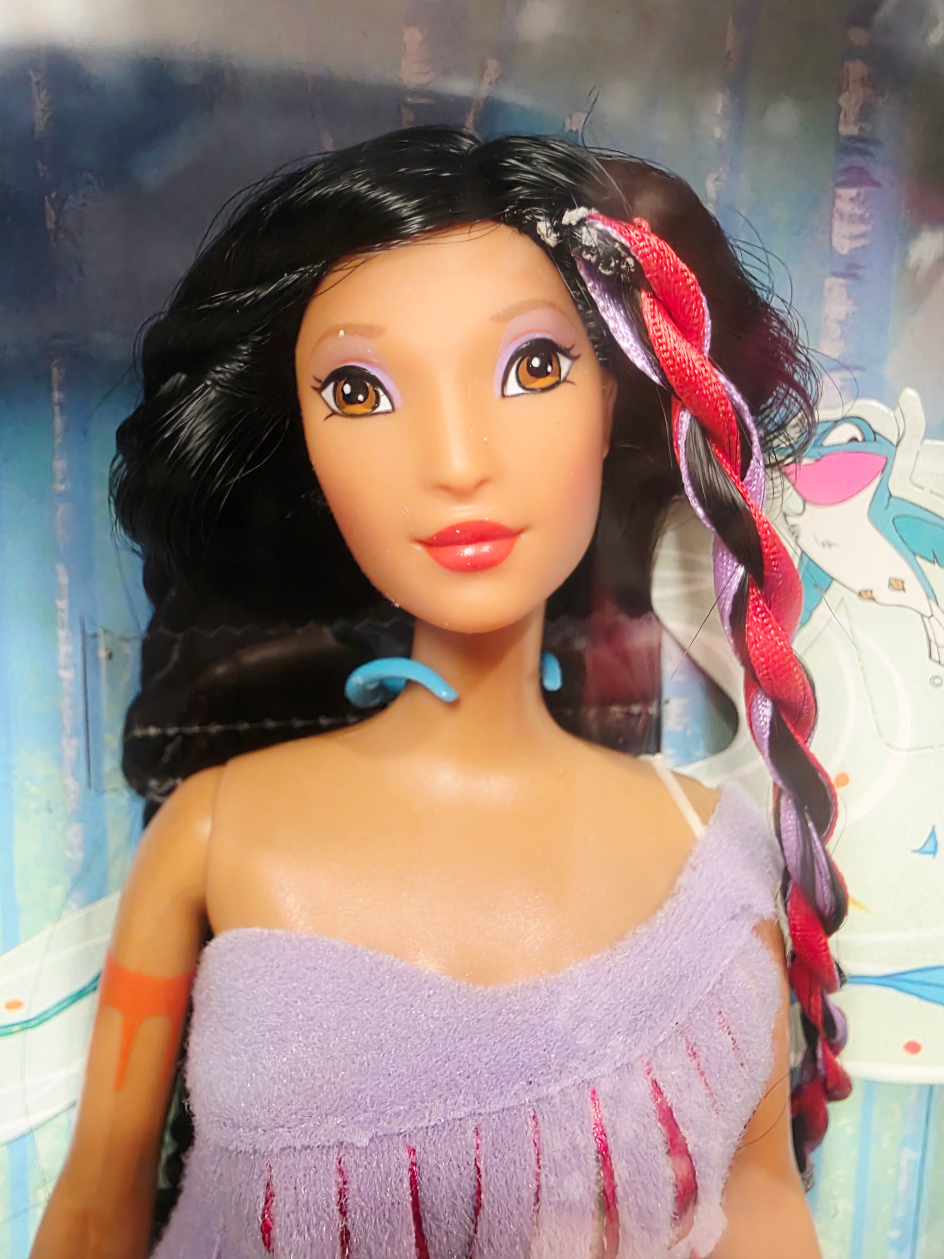1999 Pocahontas My Favourite Fairytale Collection Pocahontas doll — Face close-up
