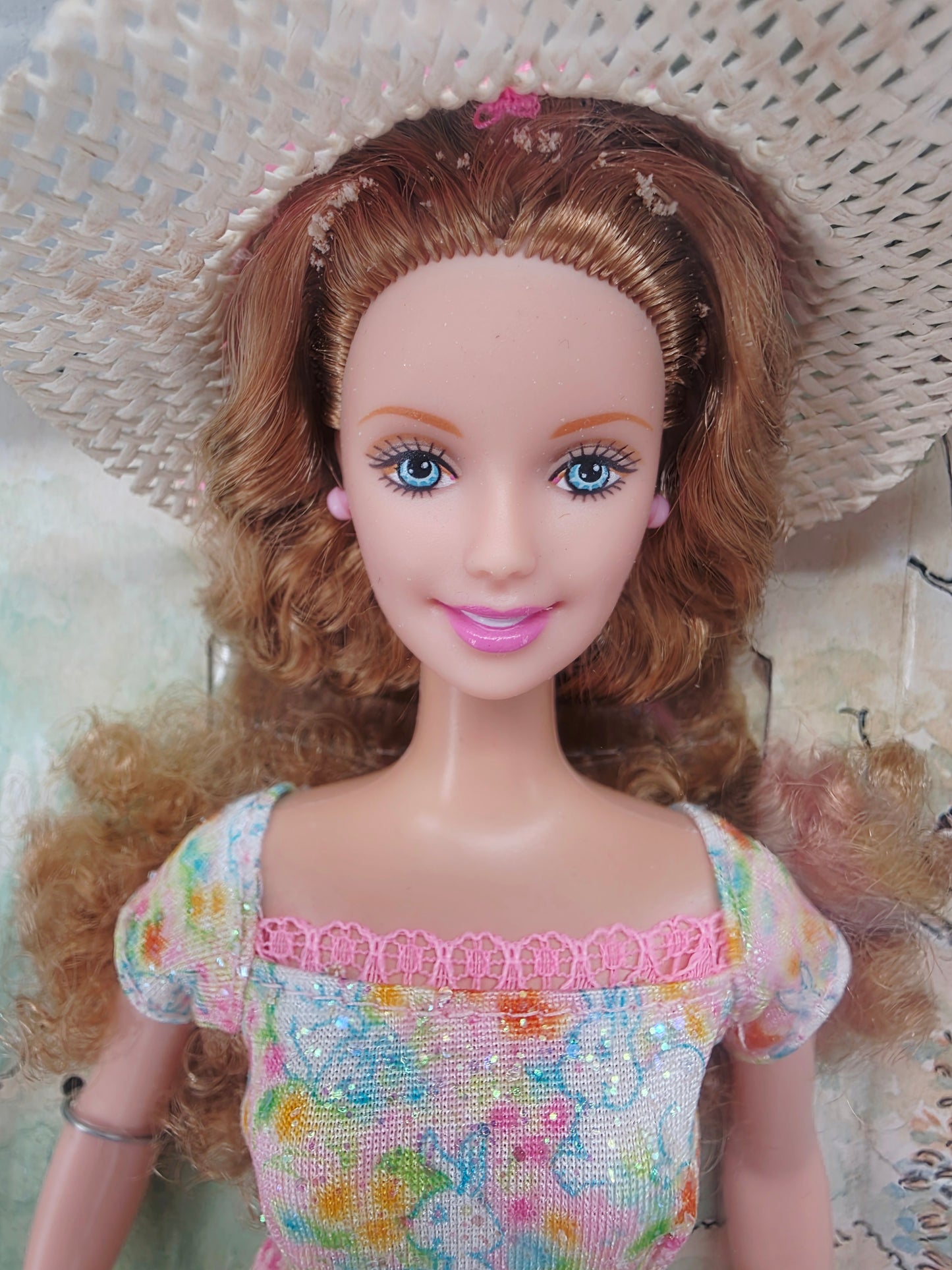 2000 Barbie Easter Garden Hunt Barbie, Kelly doll giftset — Face close-up