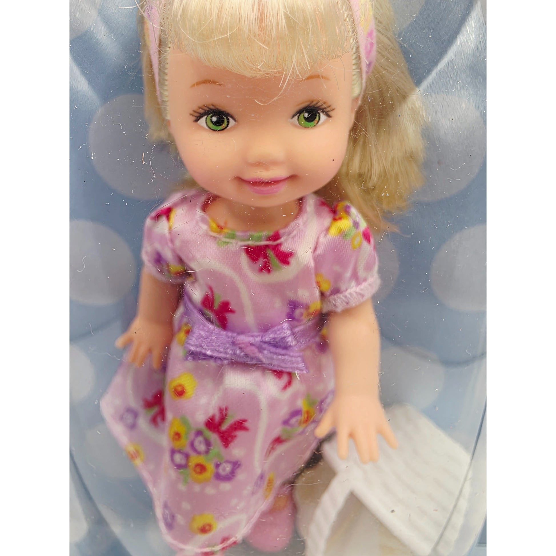2000 Barbie Easterrific Kelly Easter Best doll — Face close-up