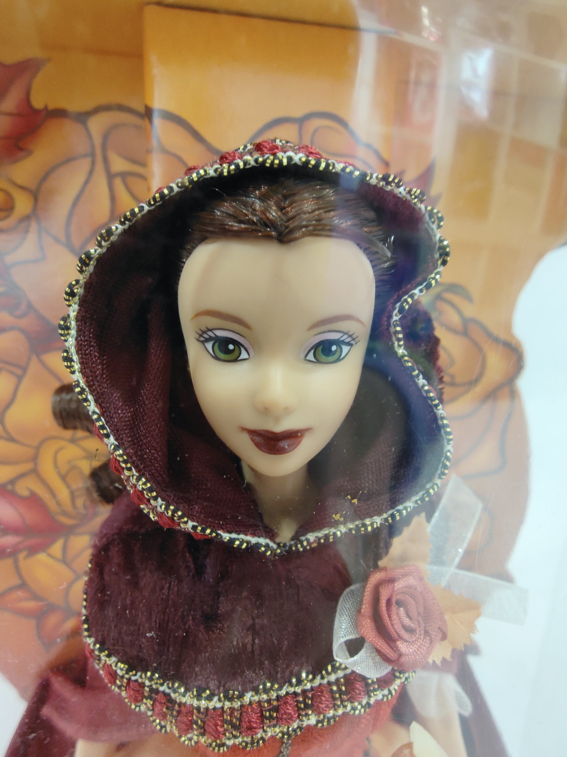 2000 Beauty and the Beast Enchanted Seasons Collection Belle doll — Face close-up