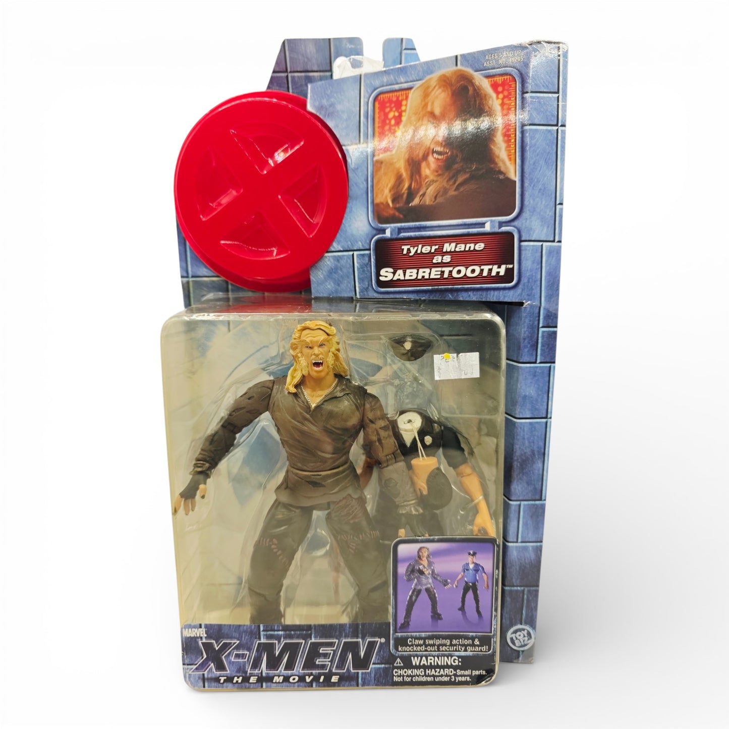 Vintage 2000s action figure. Marvel X-Men Movie. Sabretooth. 5". Front view.