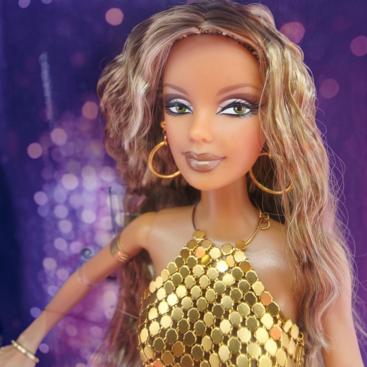2002 Barbie Diva Collection All That Glitters Face view