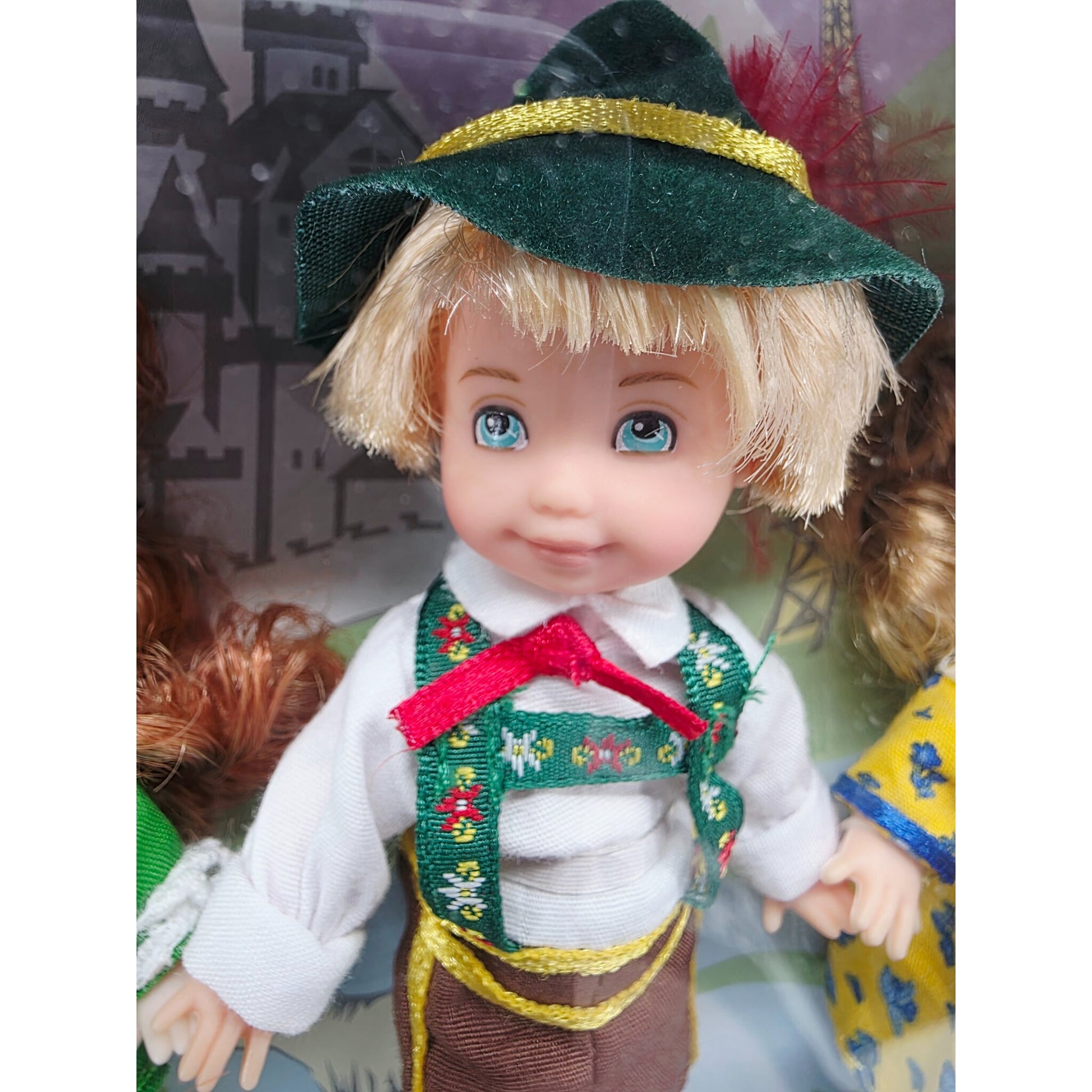 2005 Barbie Dolls of the World 25th Anniversary Ireland, Germany, France doll giftset — Close-up 1
