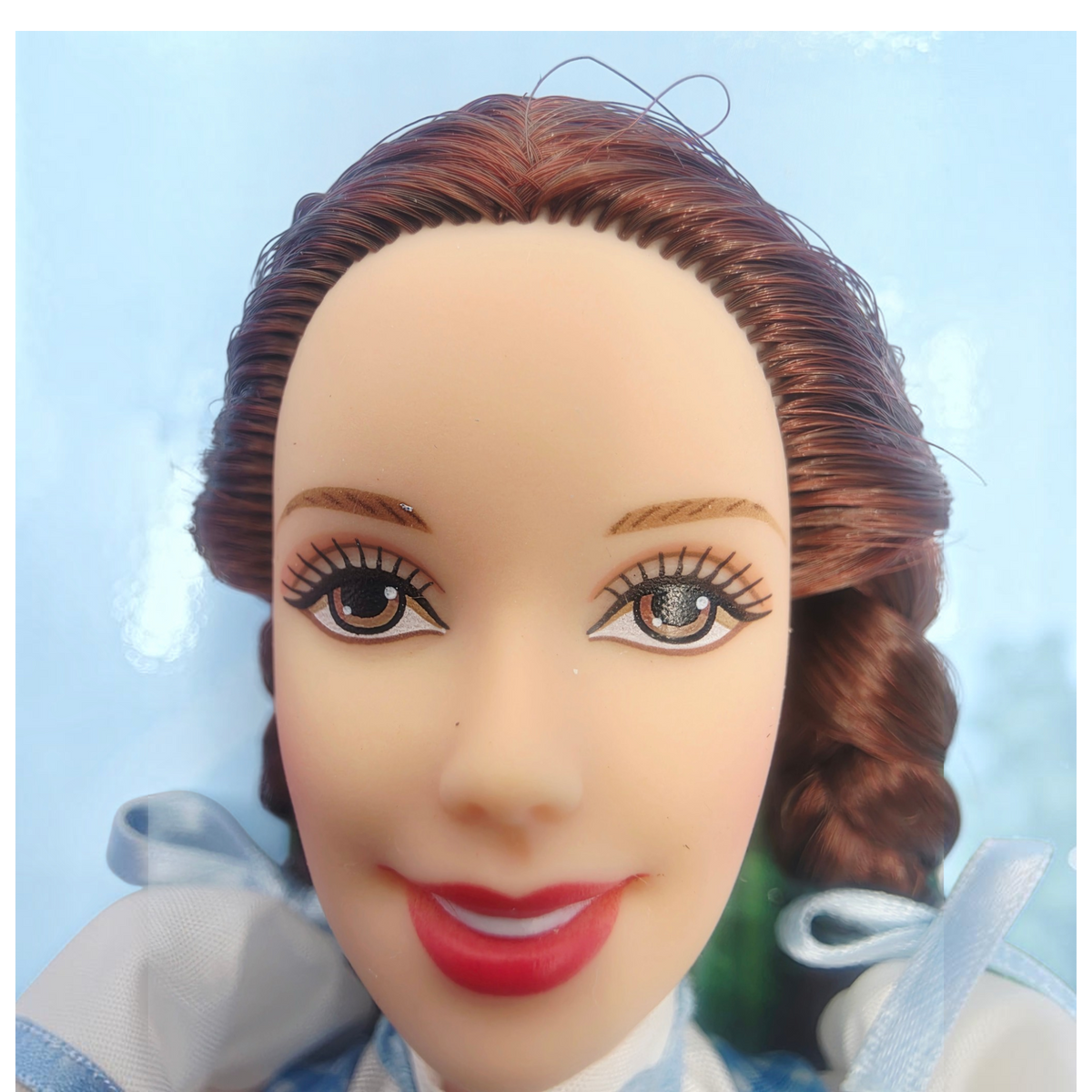 2006 Barbie Wizard of Oz Pink Label Dorothy Face view