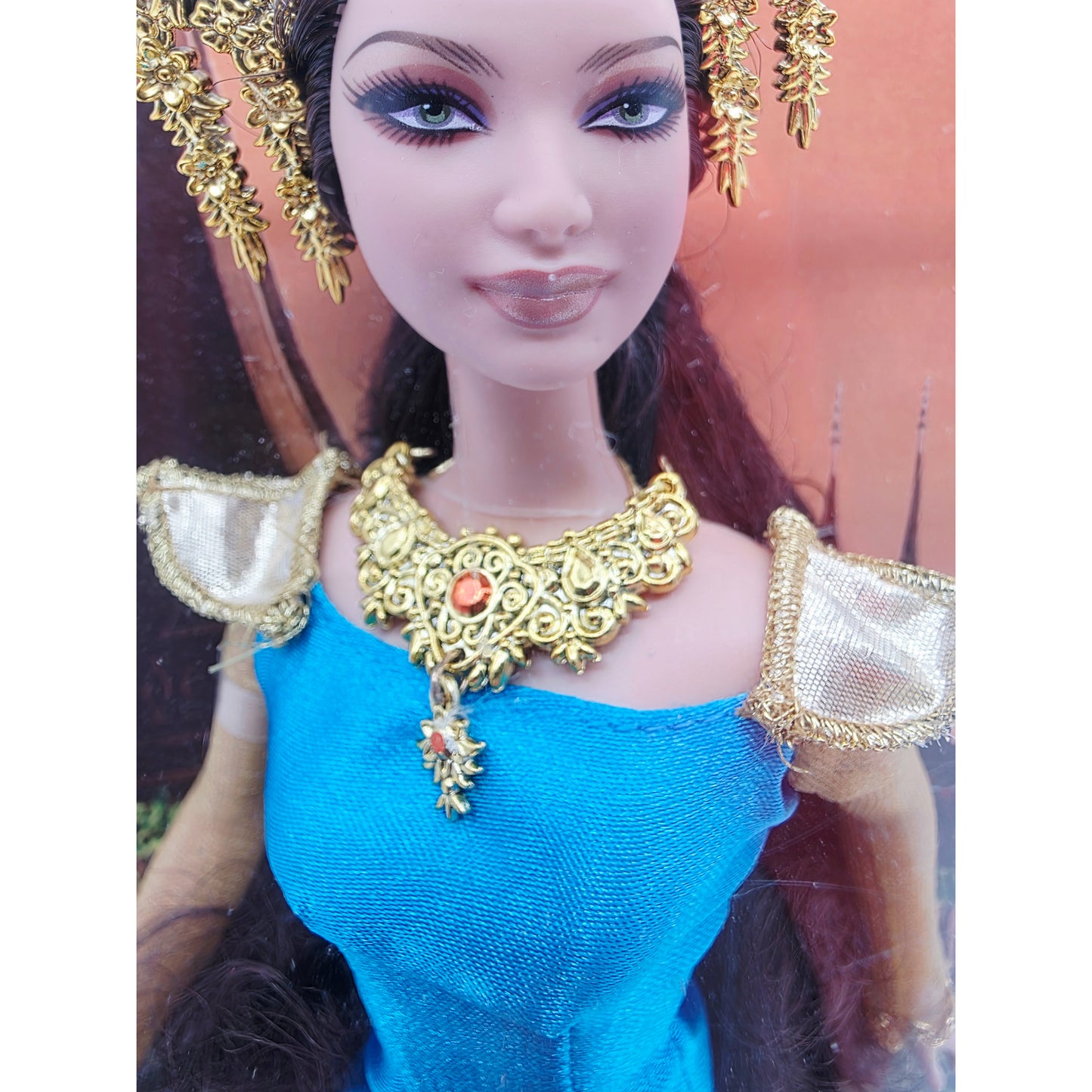 2007 Barbie Dolls of the World Sumatra Indonesia doll — Face close-up