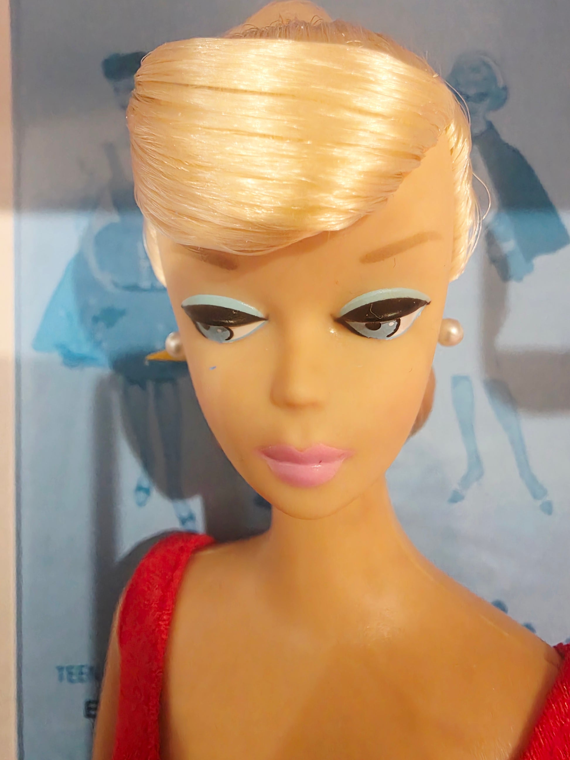 2009 Barbie My Favorite Barbie Barbie (1964 Swirl Ponytail) doll — Face close-up