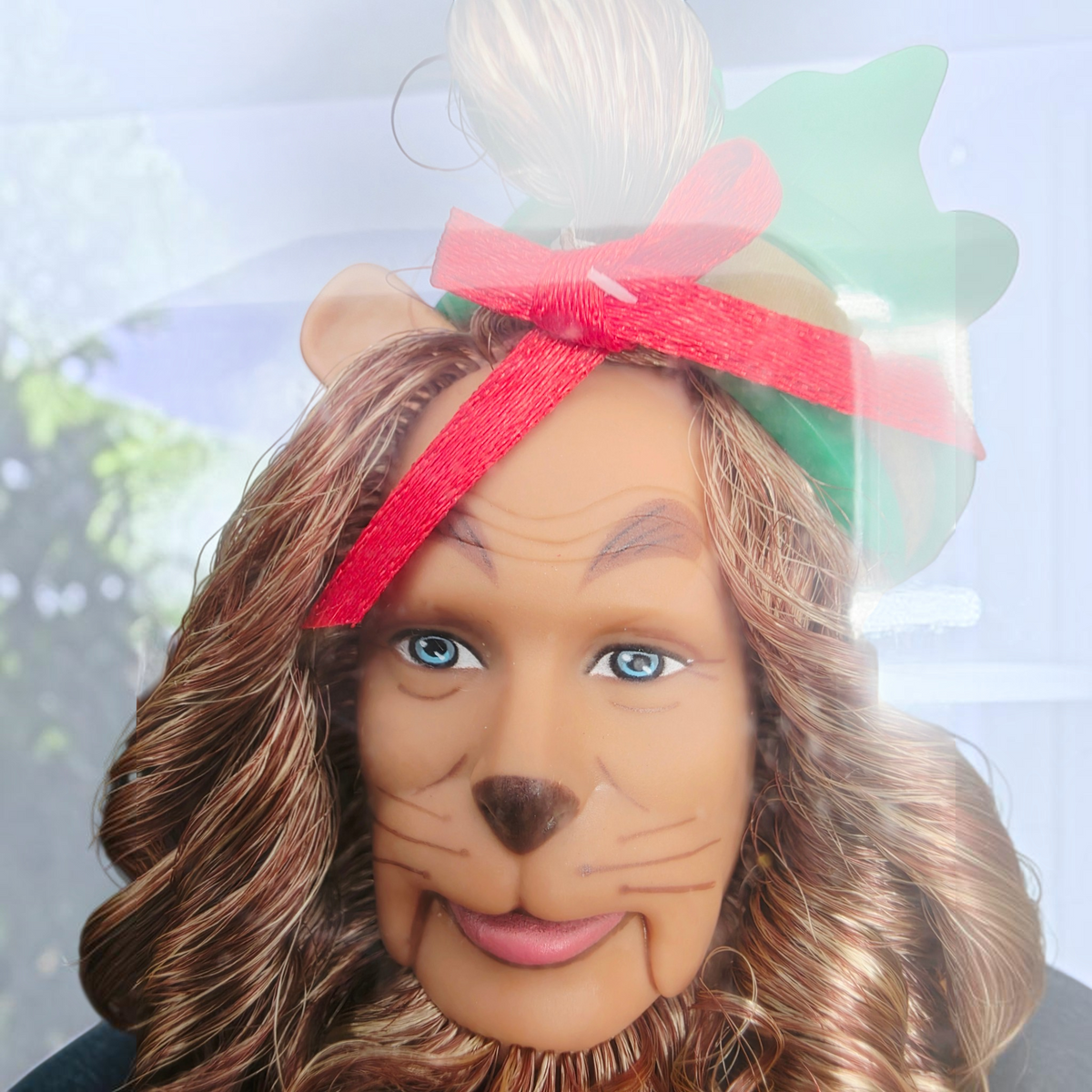 2009 Barbie Wizard of Oz 50th Anniversary Pink Label Cowardly Lion Ken Face view