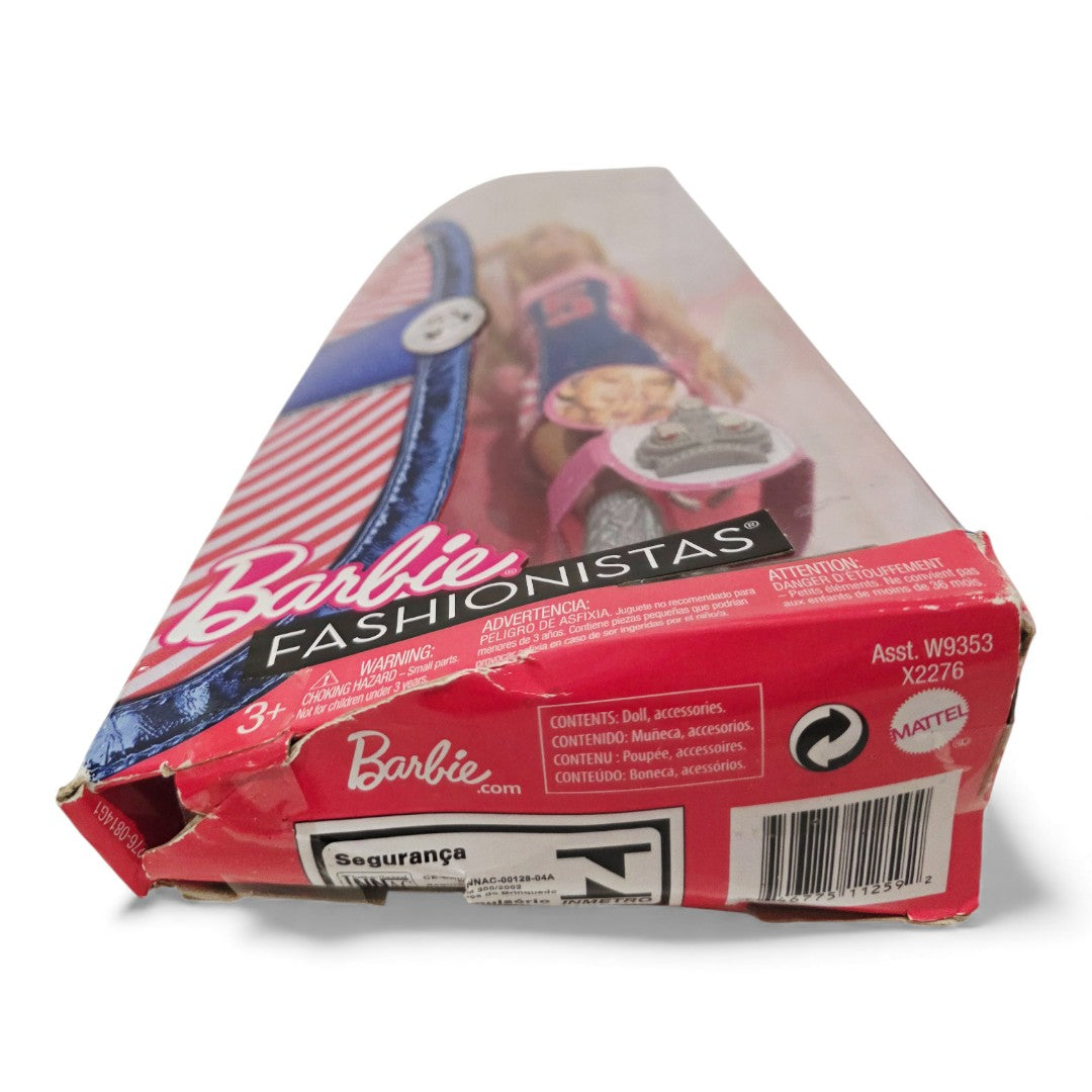2012 Barbie Barbie Fashionistas Summer doll — Bottom view