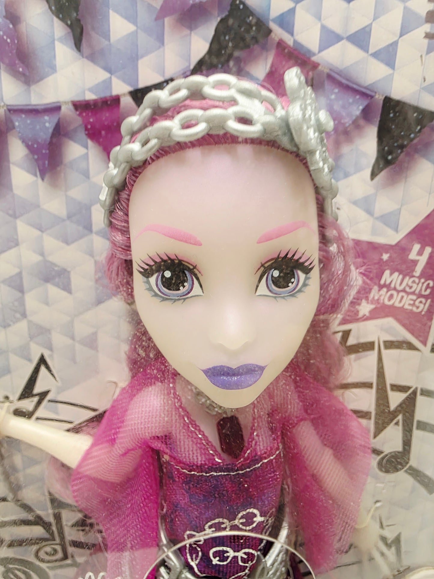 Vintage 2010s doll. Singing Popstar. Ari Hauntington. Face view.
