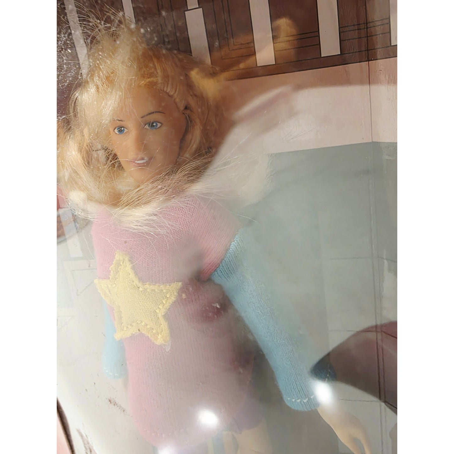 2018 Full House Mego Limited Edition D.J. & Stephanie Tanner doll — Face close-up