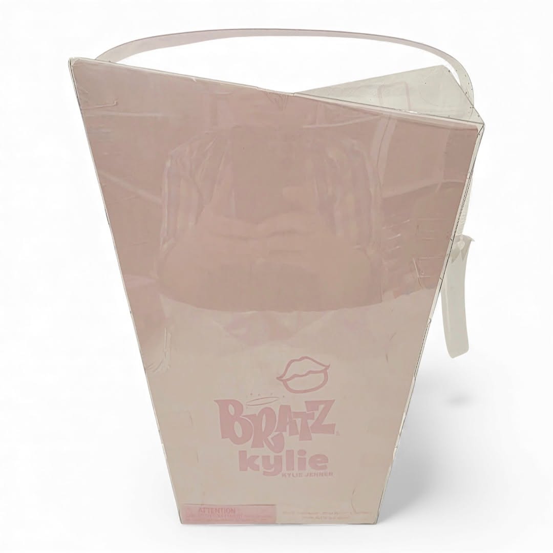2023 Bratz Bratz x Kylie Jenner Gown & Dog celebrity doll — Back view